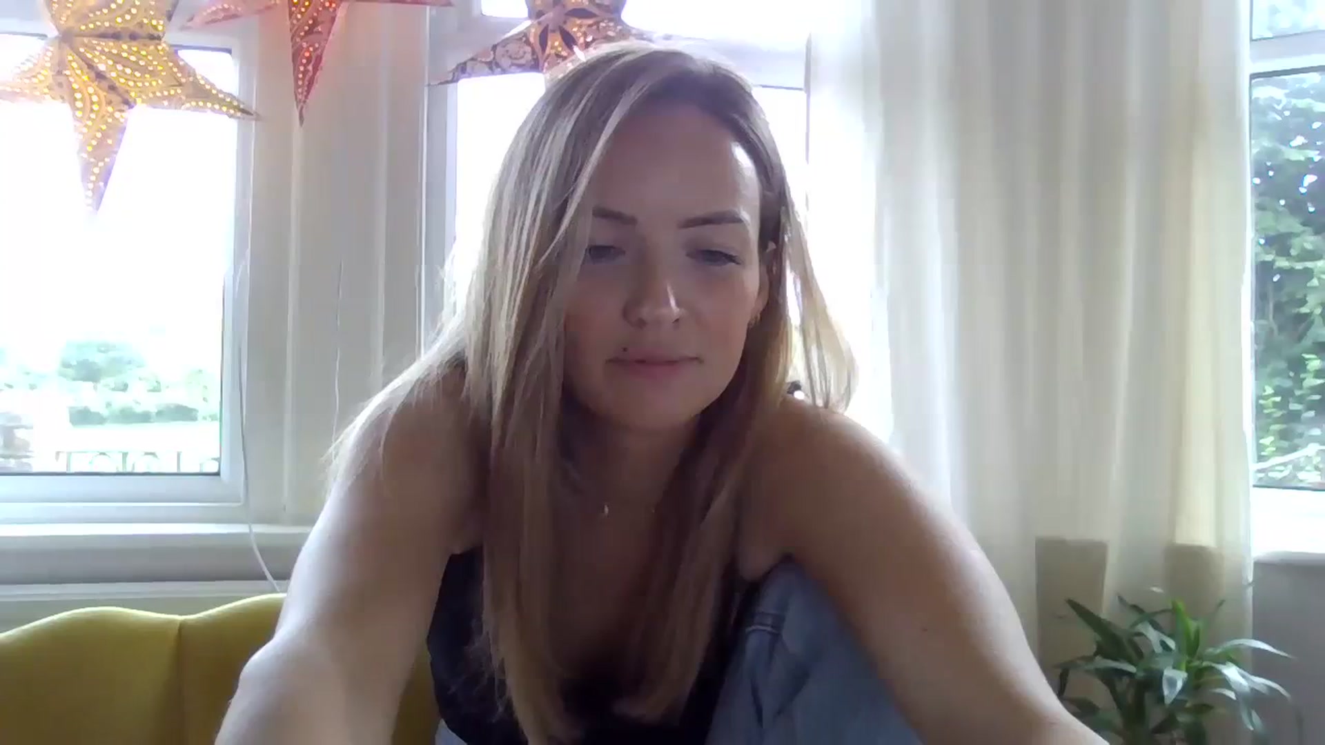 Gallery image thumbnail from Miz_Honey's myfreecams stream on, 08/13/2023, 13:01 image 15 of 20