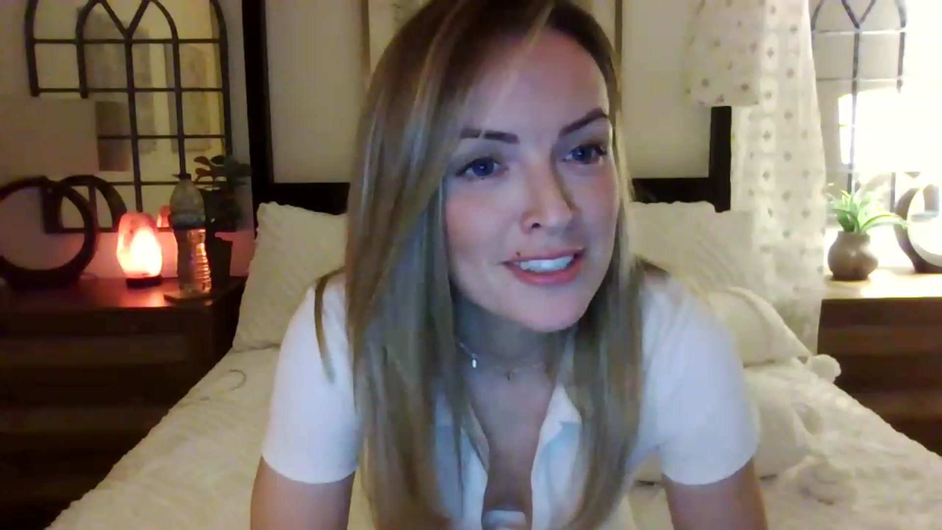 Gallery image thumbnail from Miz_Honey's myfreecams stream on, 08/17/2023, 22:51 image 17 of 20