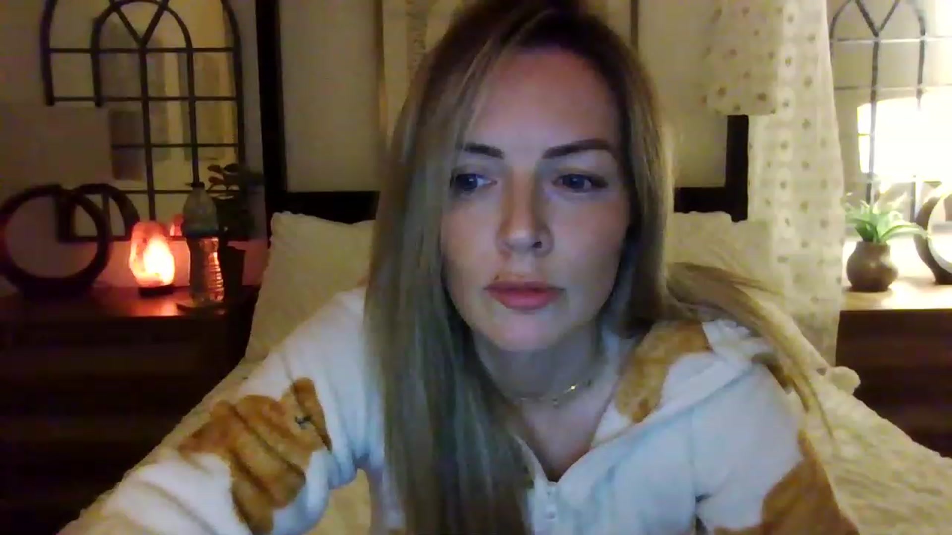 Gallery image thumbnail from Miz_Honey's myfreecams stream on, 08/17/2023, 22:51 image 2 of 20
