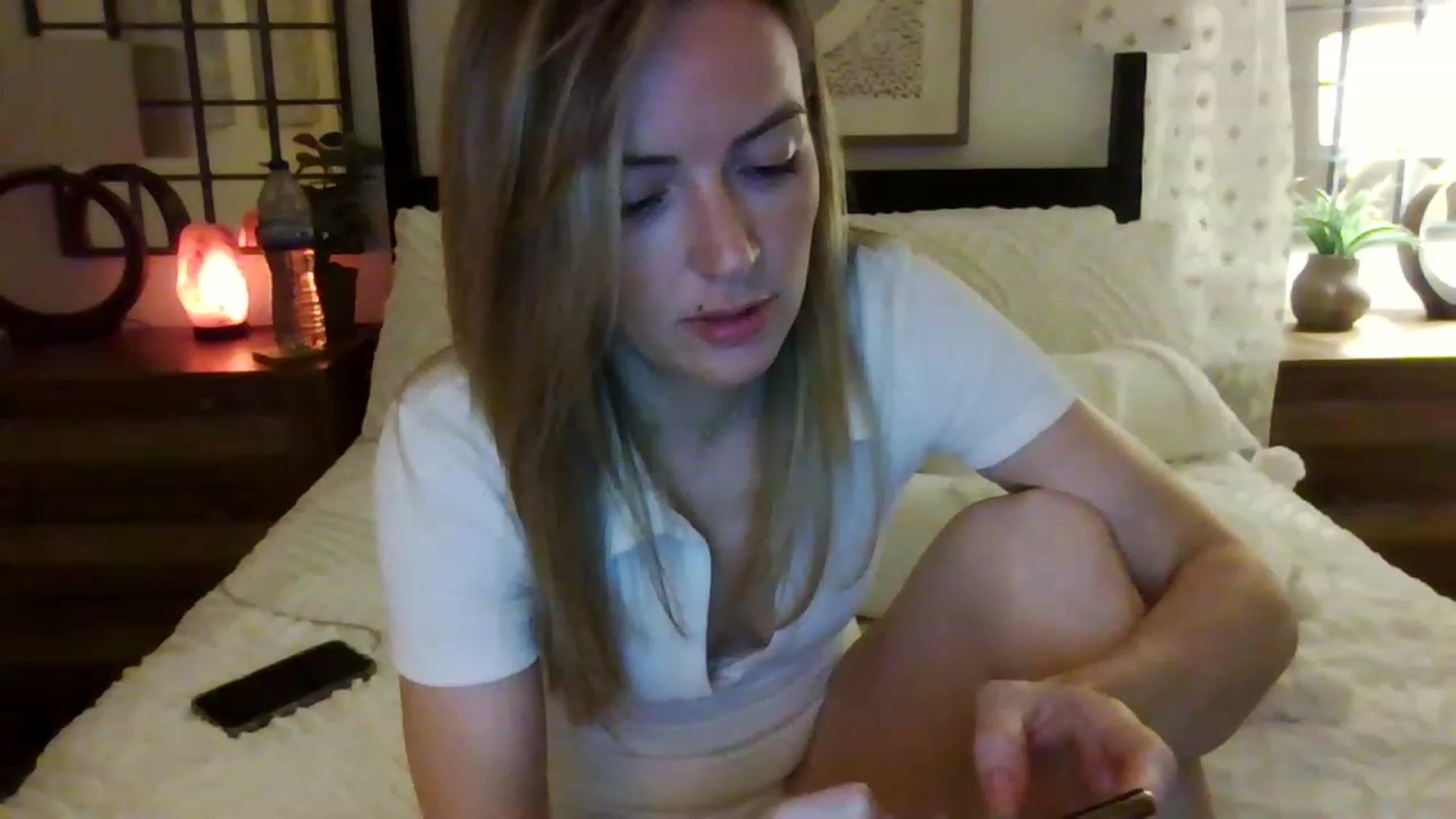Gallery image thumbnail from Miz_Honey's myfreecams stream on, 08/17/2023, 23:32 image 4 of 20
