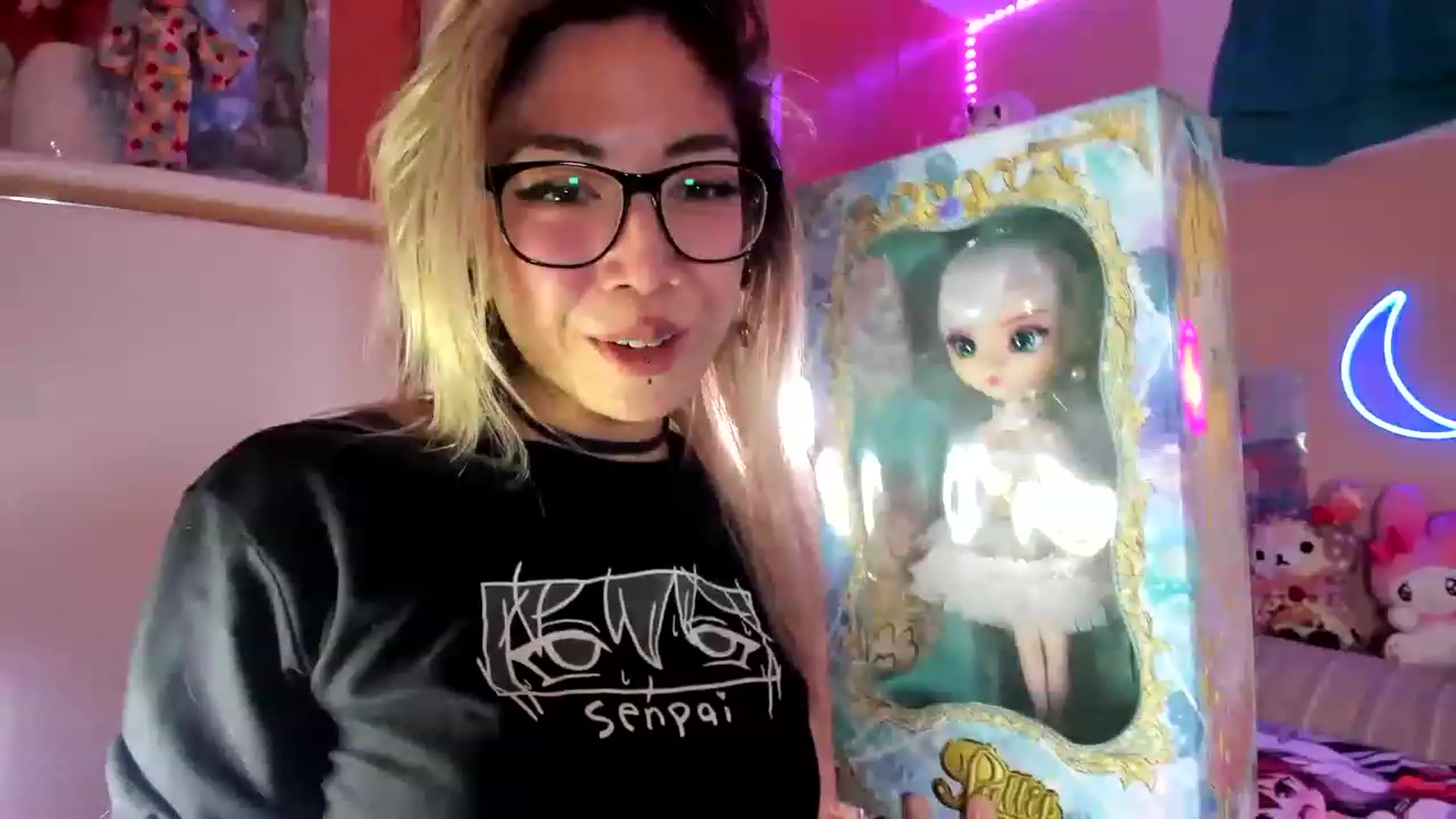Gallery image thumbnail from MizuChan's myfreecams stream on, 11/28/2022, 08:16 image 1 of 20