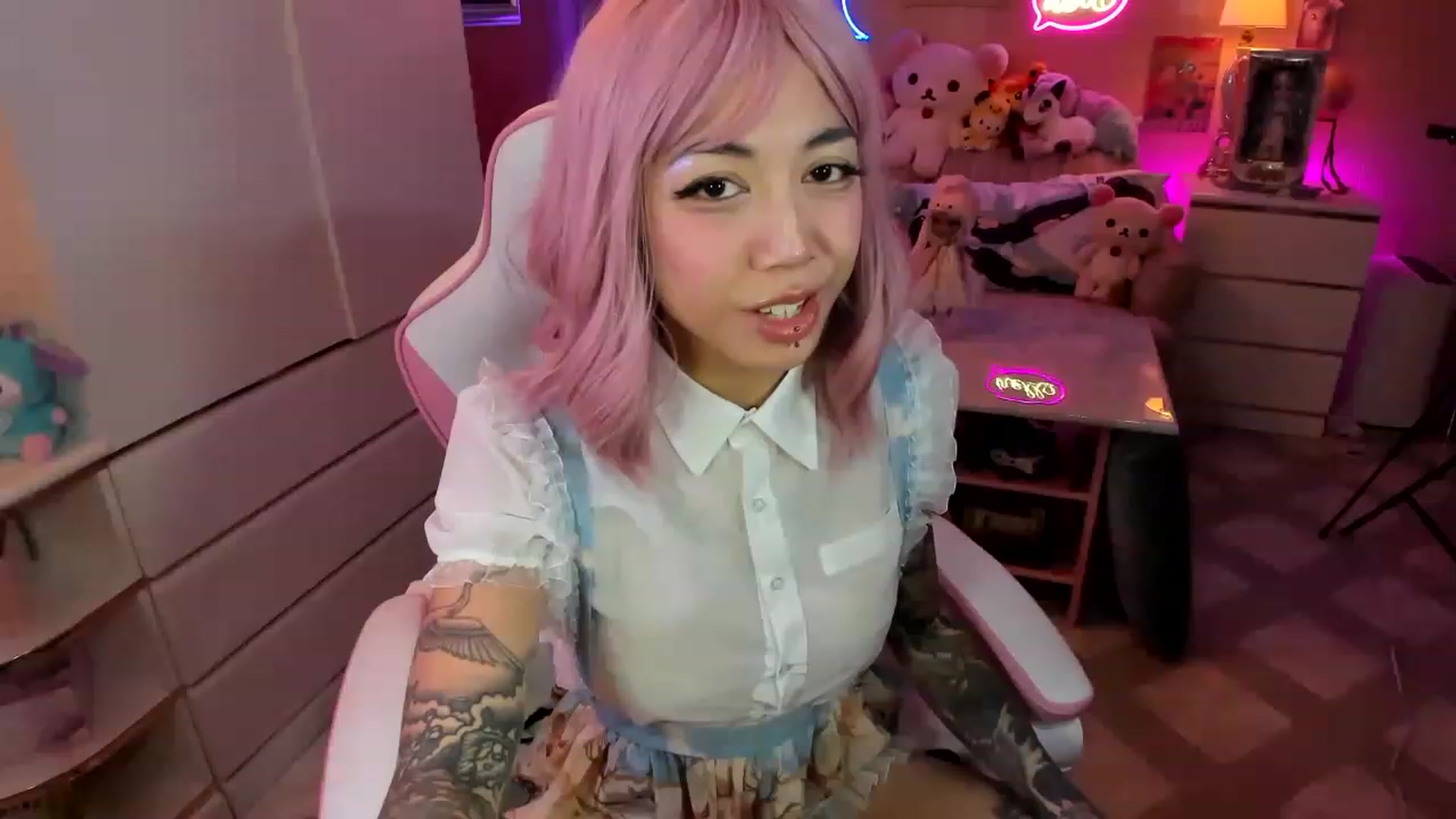 Gallery image thumbnail from MizuChan's myfreecams stream on, 12/04/2022, 10:29 image 20 of 20