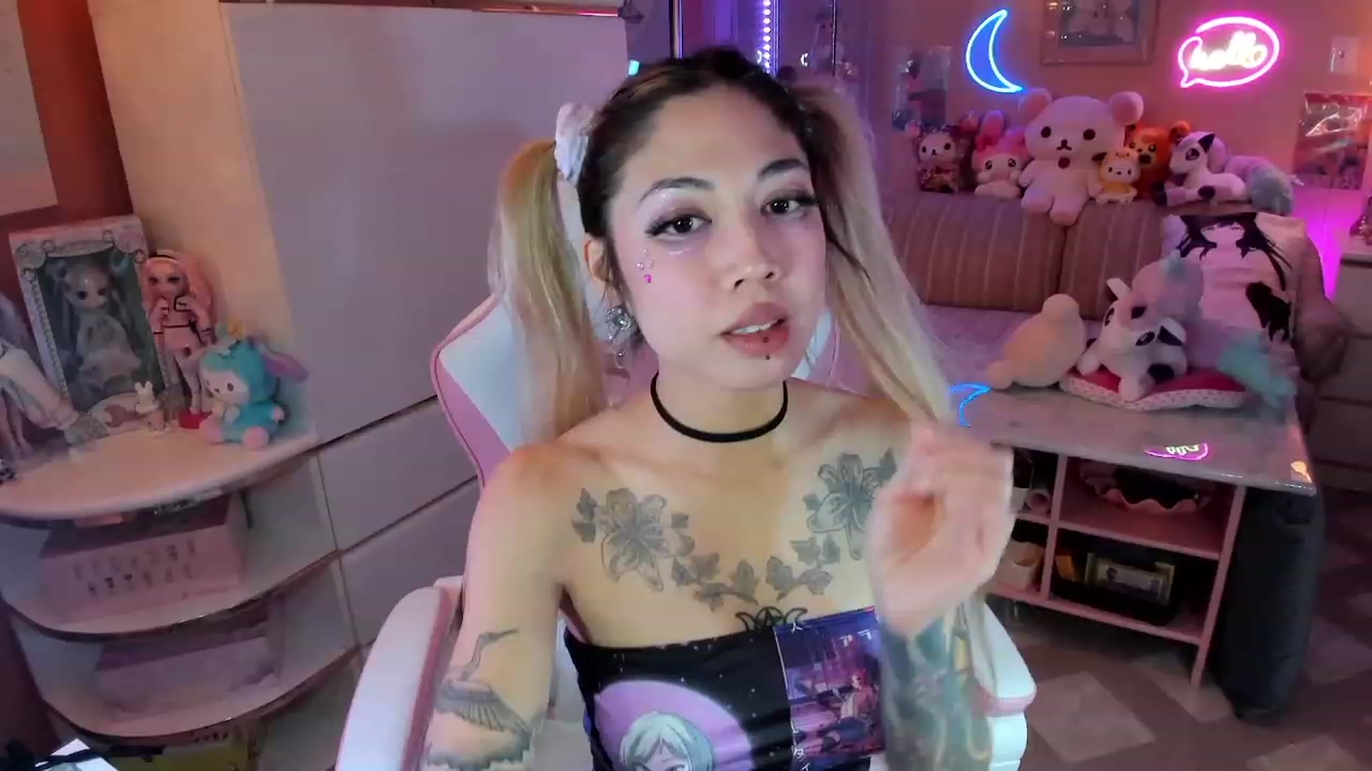 Gallery image thumbnail from MizuChan's myfreecams stream on, 12/07/2022, 10:06 image 19 of 20