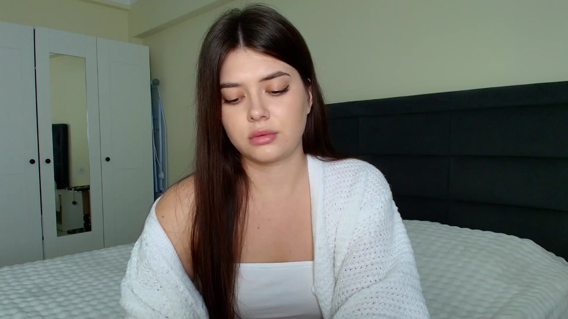Gallery image thumbnail from Mlsweetie's myfreecams stream on, 10/25/2025, 18:37 image 1 of 20