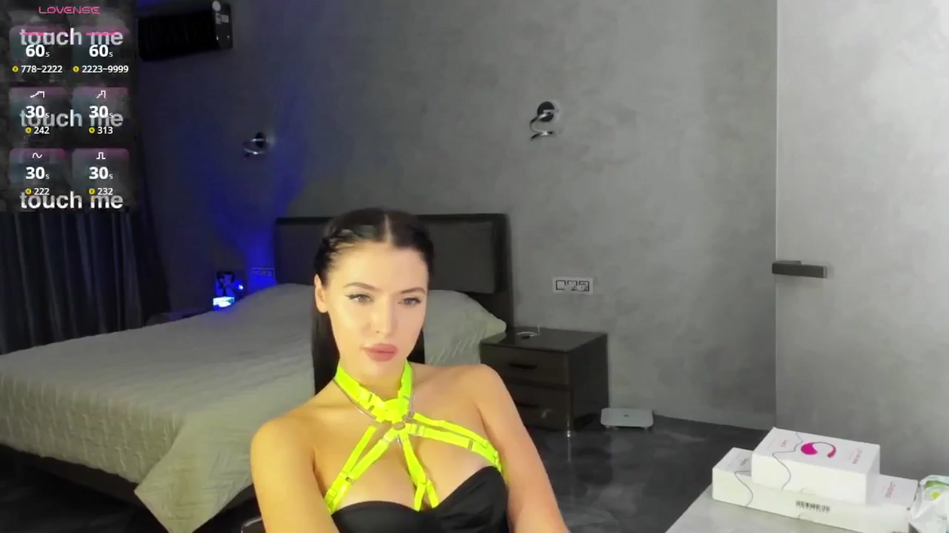 Gallery image thumbnail from MmmK_'s myfreecams stream on, 10/08/2025, 17:03 image 18 of 20