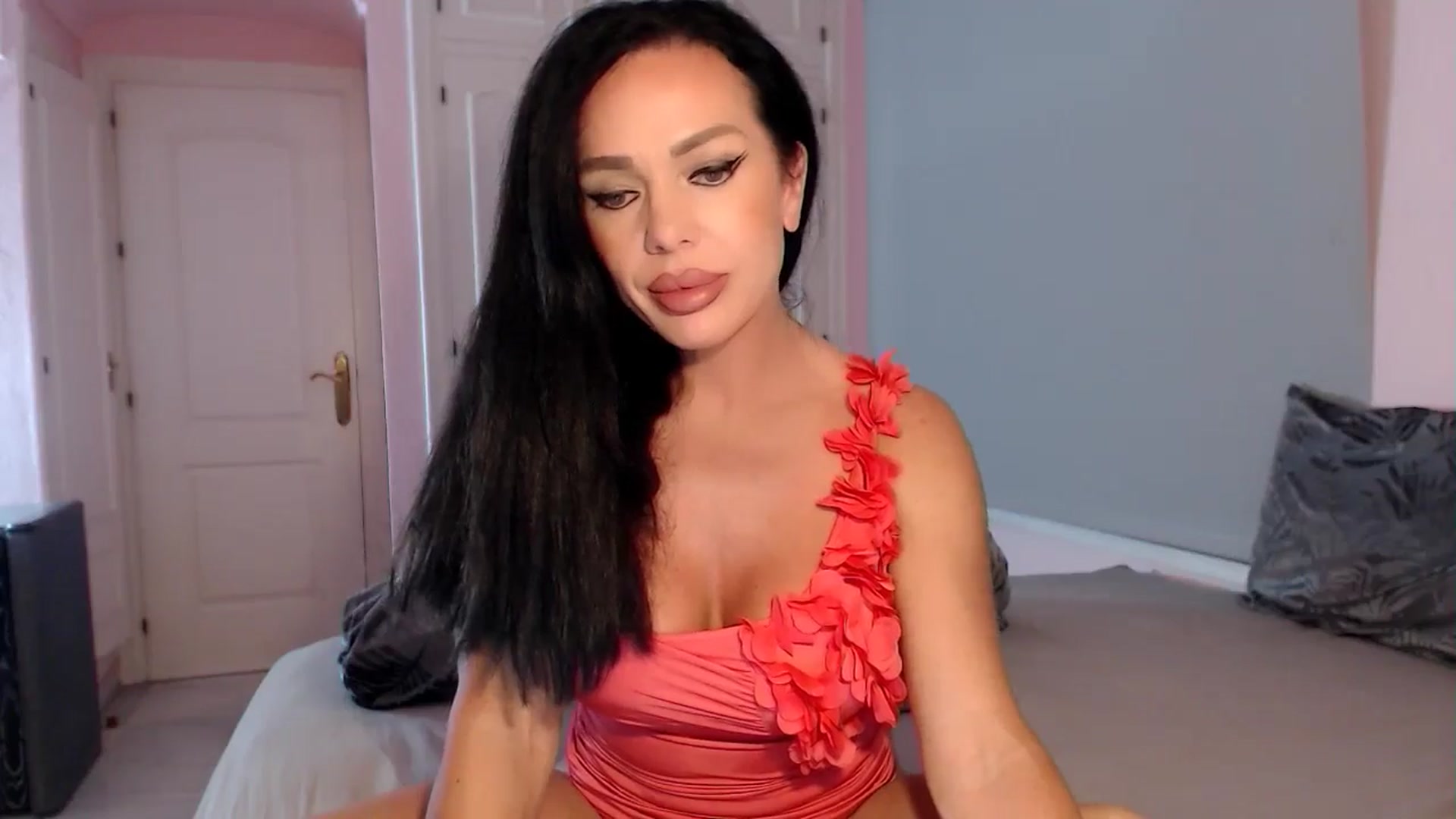 Gallery image thumbnail from Mmmgirl's myfreecams stream on, 05/12/2025, 20:24 image 3 of 20