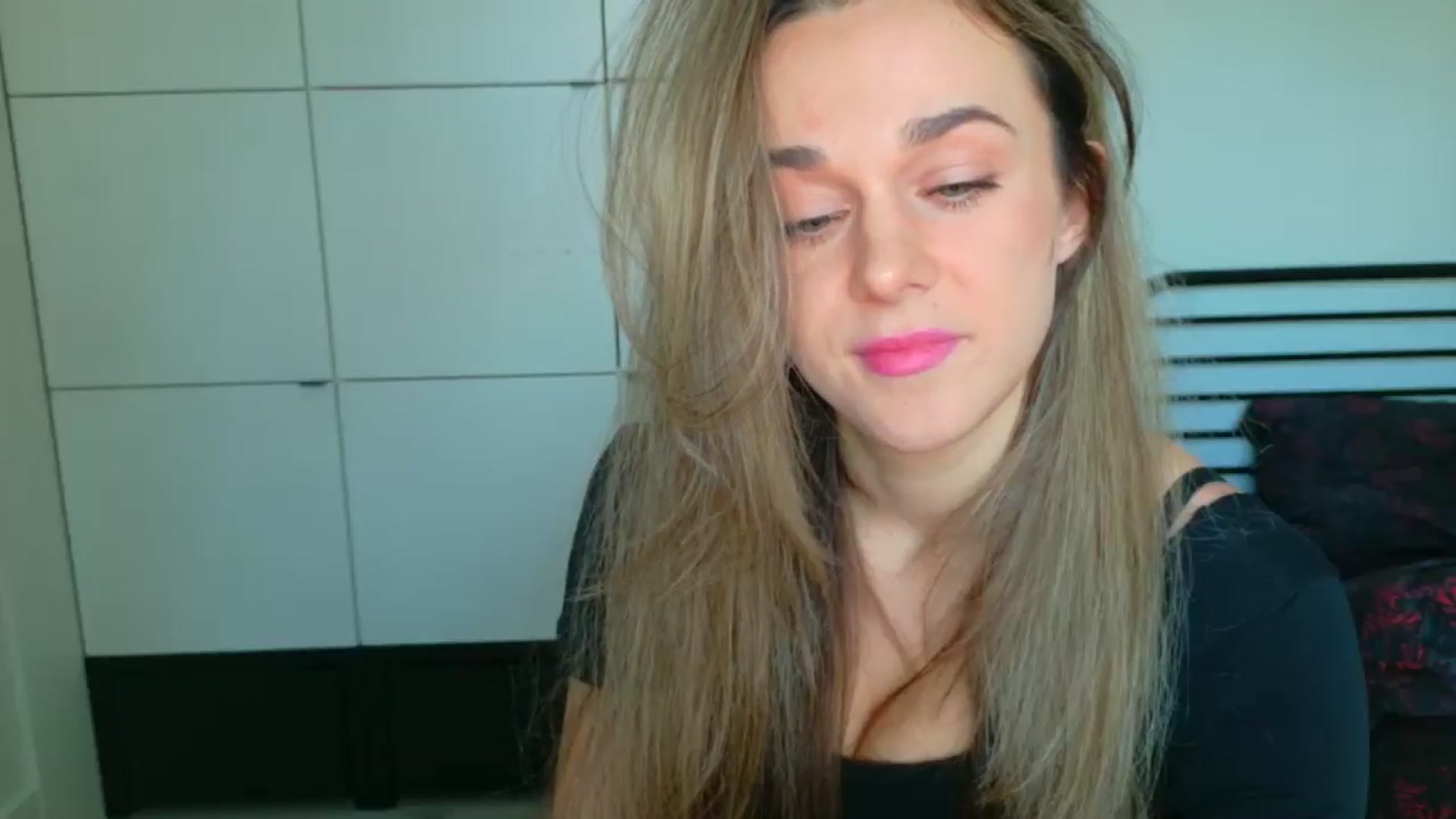 Gallery image thumbnail from Mmminnie's myfreecams stream on, 04/01/2026, 16:43 image 5 of 20