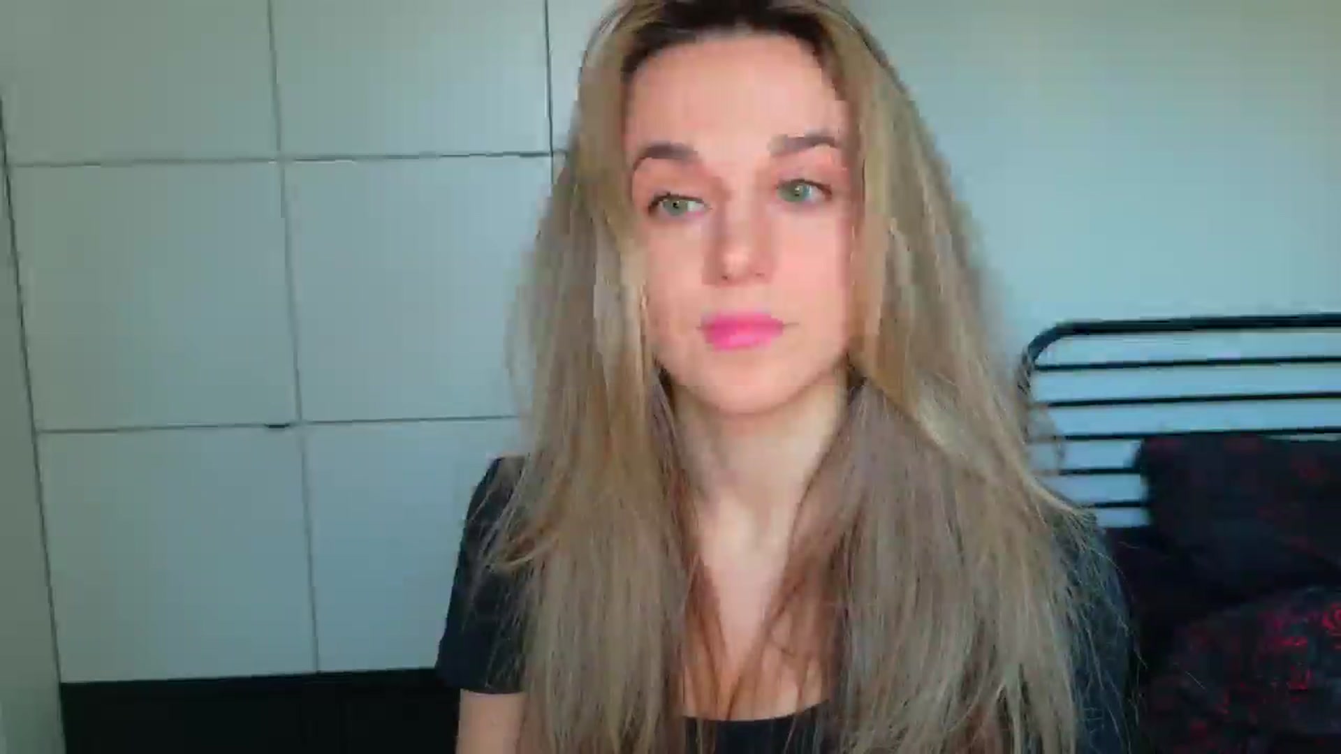 Gallery image thumbnail from Mmminnie's myfreecams stream on, 04/01/2026, 16:43 image 9 of 20