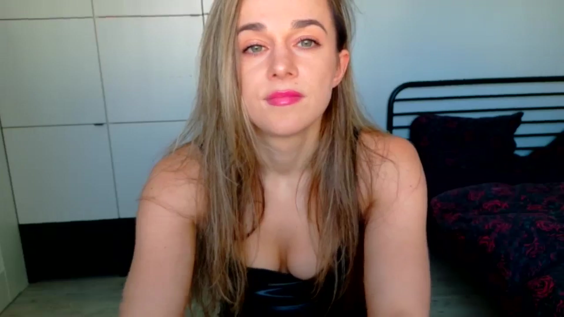 Gallery image thumbnail from Mmminnie's myfreecams stream on, 04/02/2026, 13:28 image 8 of 20