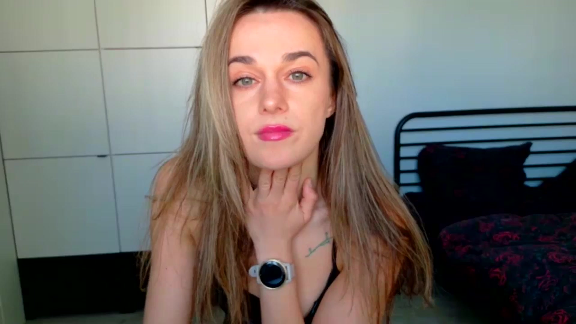Gallery image thumbnail from Mmminnie's myfreecams stream on, 04/02/2026, 13:28 image 6 of 20