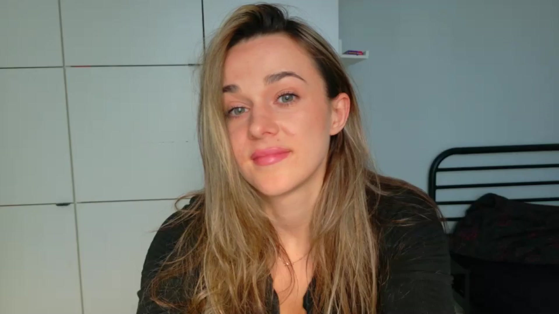 Gallery image thumbnail from Mmminnie's myfreecams stream on, 04/07/2026, 17:19 image 2 of 20