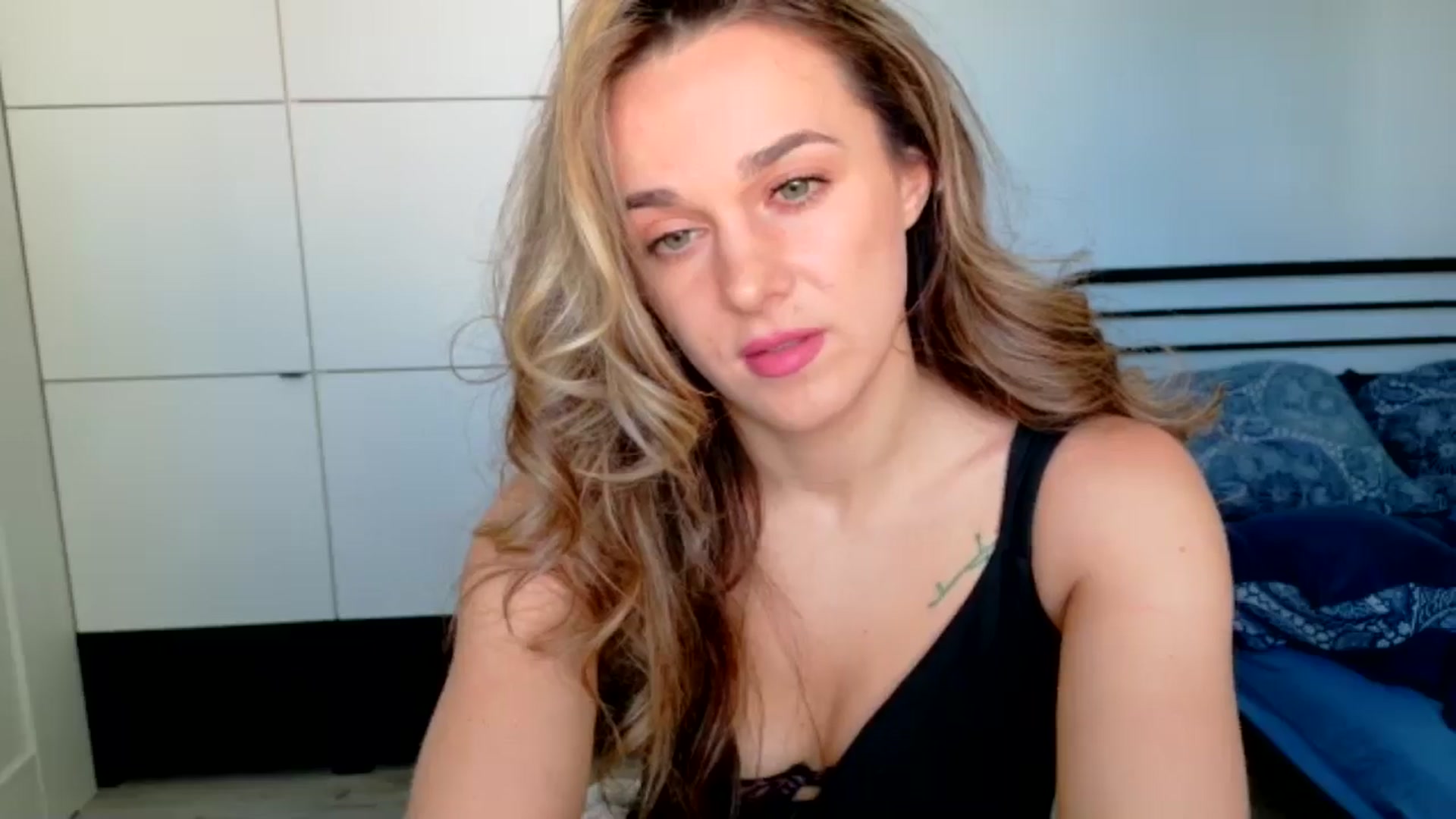 Gallery image thumbnail from Mmminnie's myfreecams stream on, 04/09/2026, 10:57 image 7 of 20