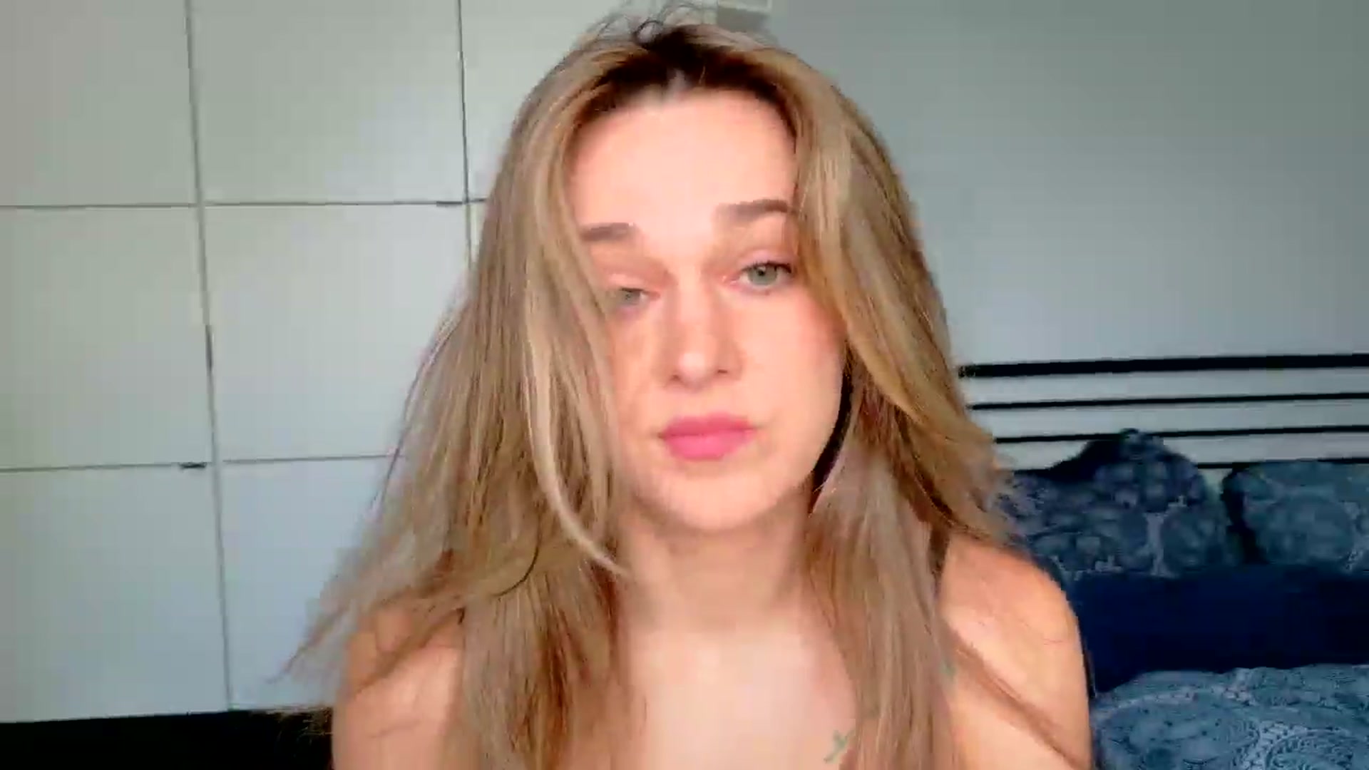 Gallery image thumbnail from Mmminnie's myfreecams stream on, 04/15/2026, 10:57 image 16 of 20