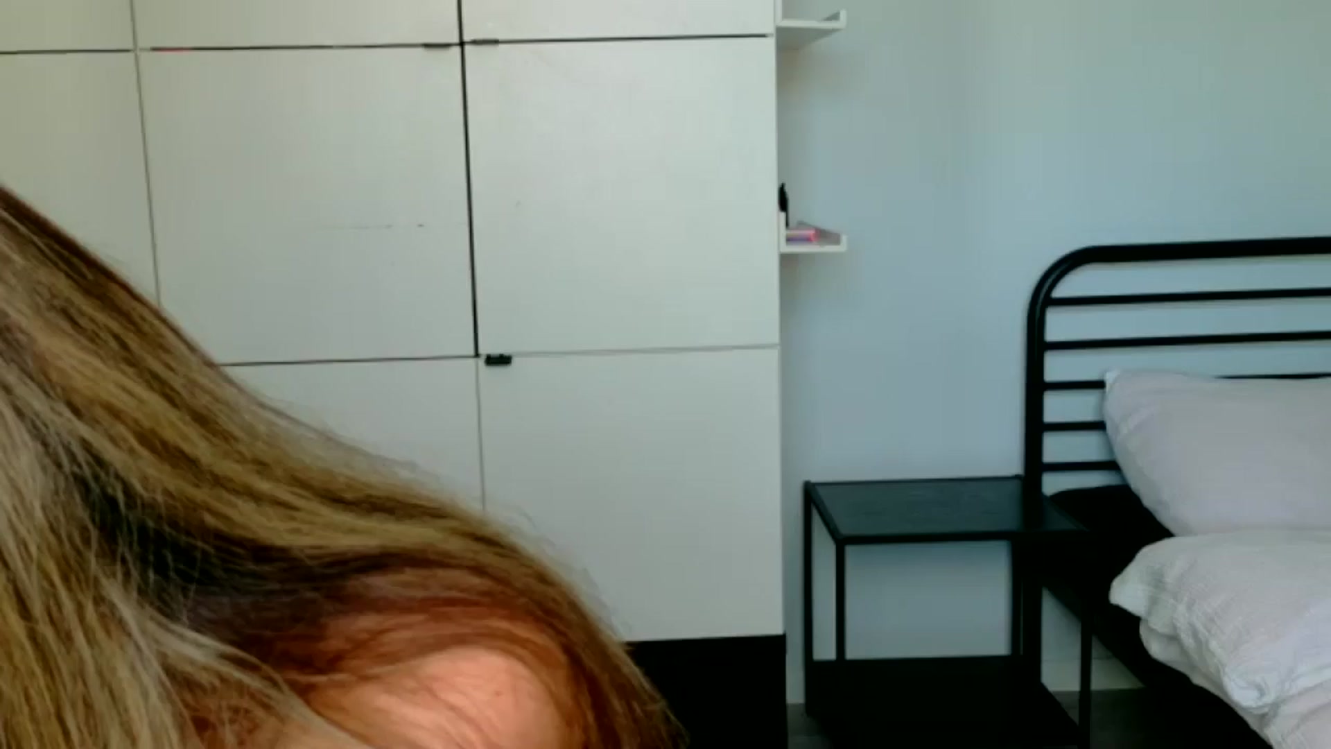 Gallery image thumbnail from Mmminnie's myfreecams stream on, 04/17/2026, 12:54 image 17 of 20
