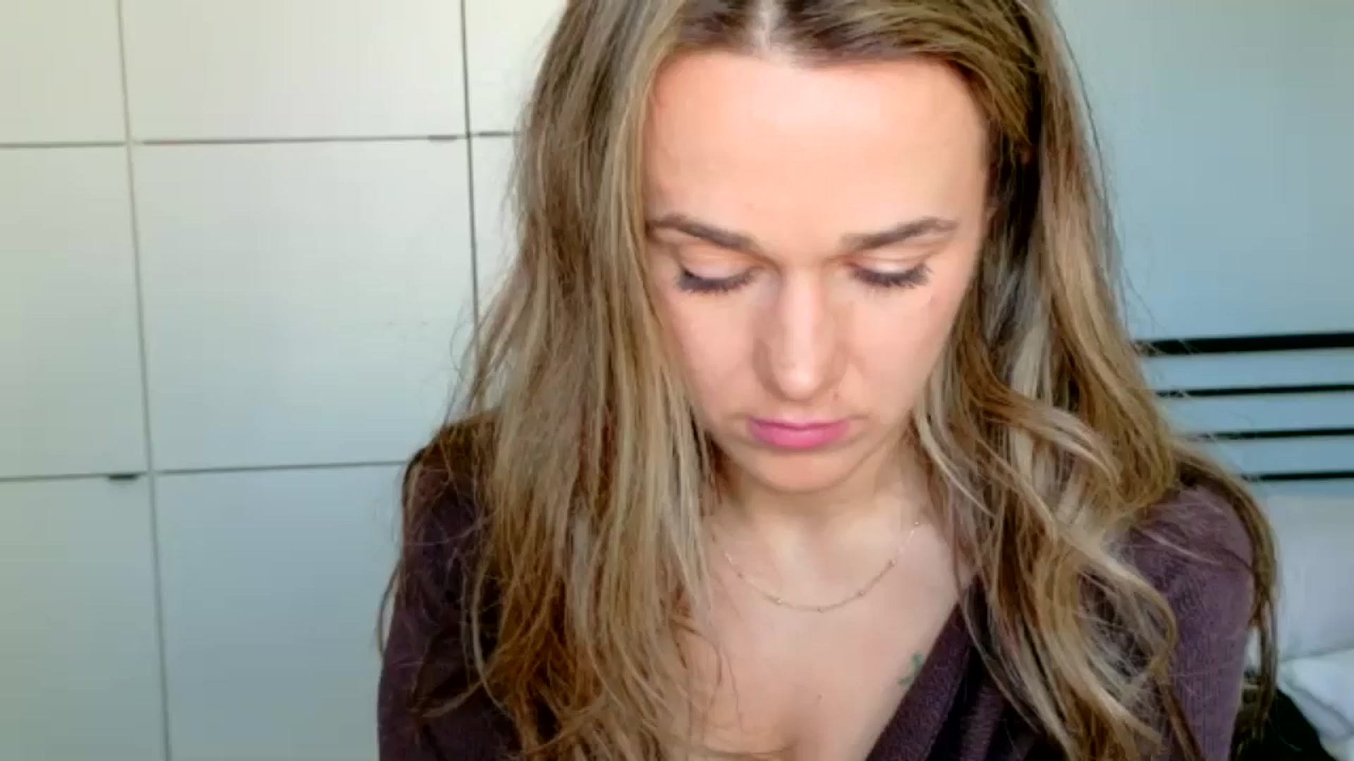 Gallery image thumbnail from Mmminnie's myfreecams stream on, 04/20/2026, 12:02 image 4 of 20