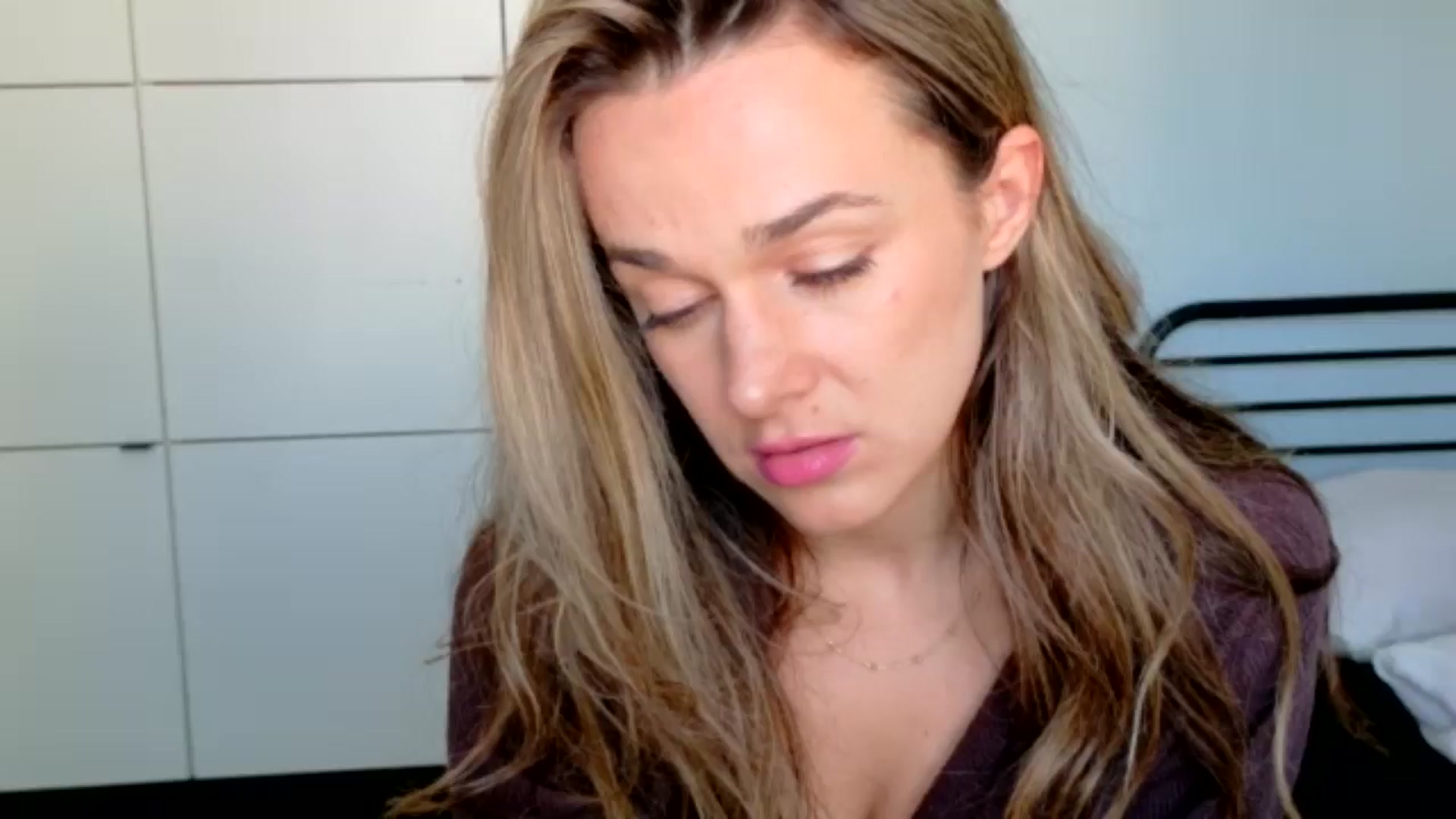 Gallery image thumbnail from Mmminnie's myfreecams stream on, 04/20/2026, 12:02 image 8 of 20