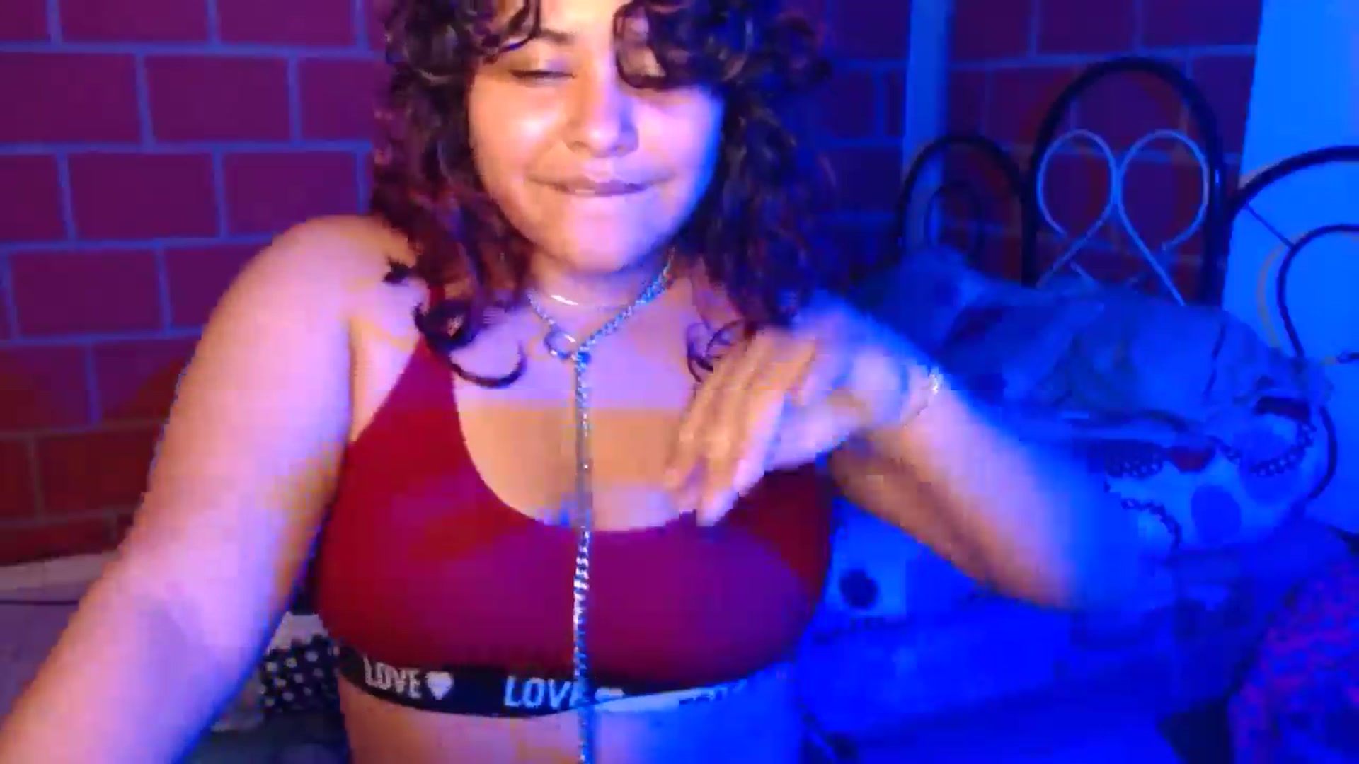 Gallery image thumbnail from Moanaa_sing's myfreecams stream on, 01/01/2025, 21:18 image 8 of 20