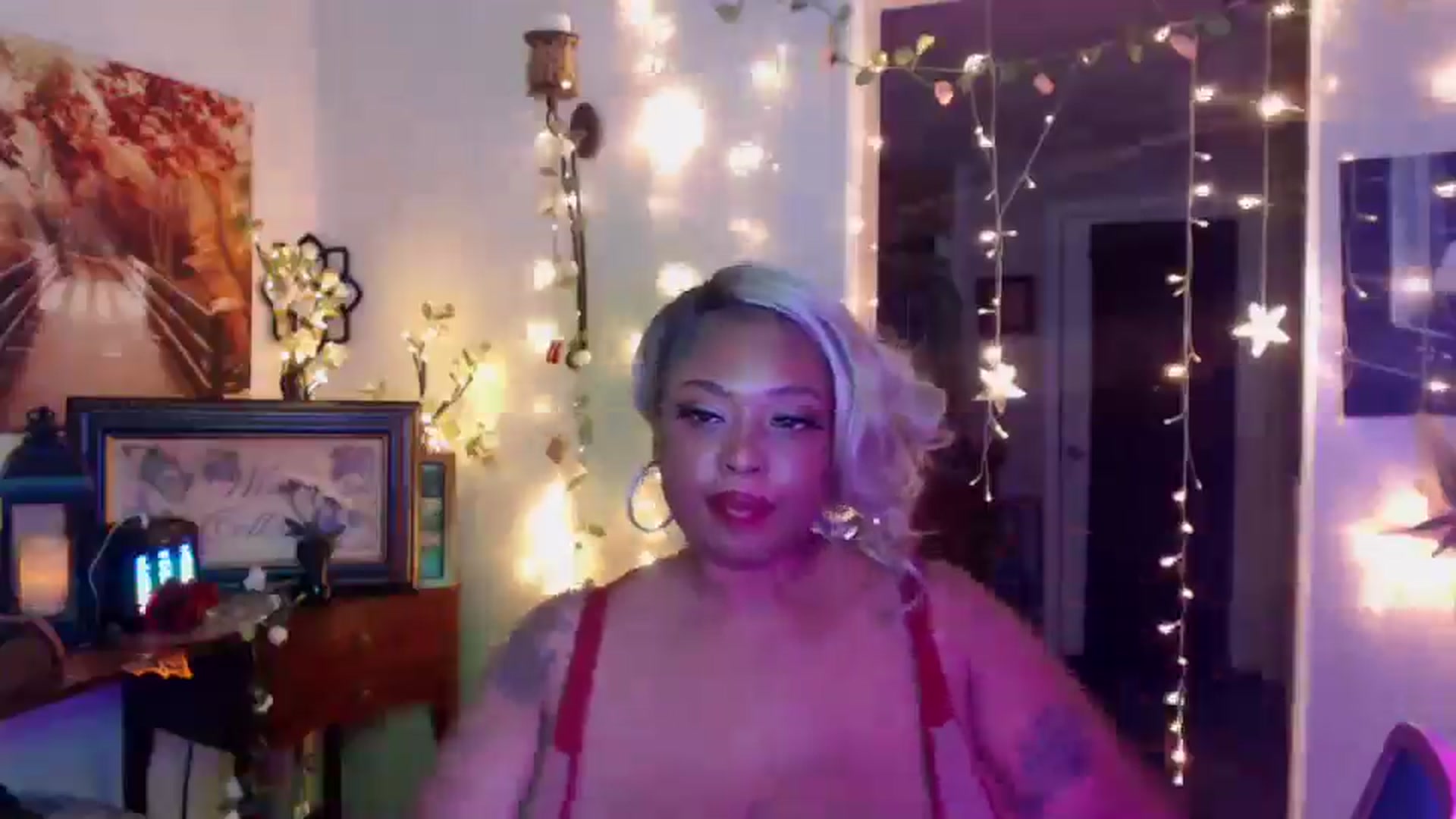 Gallery image thumbnail from MochaMona's myfreecams stream on, 10/01/2024, 09:22 image 10 of 20