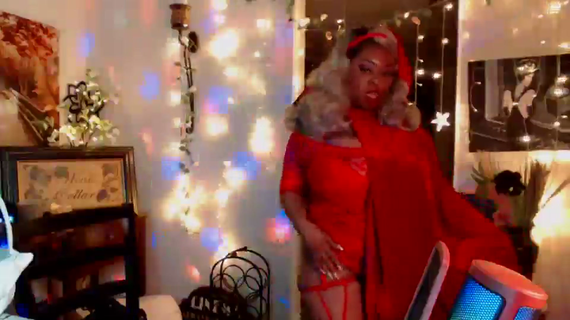 Gallery image thumbnail from MochaMona's myfreecams stream on, 10/30/2024, 08:36 image 18 of 20