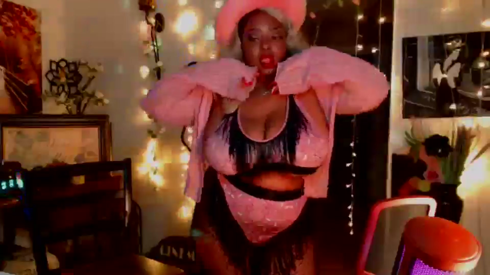 Gallery image thumbnail from MochaMona's myfreecams stream on, 10/31/2024, 10:53 image 3 of 20