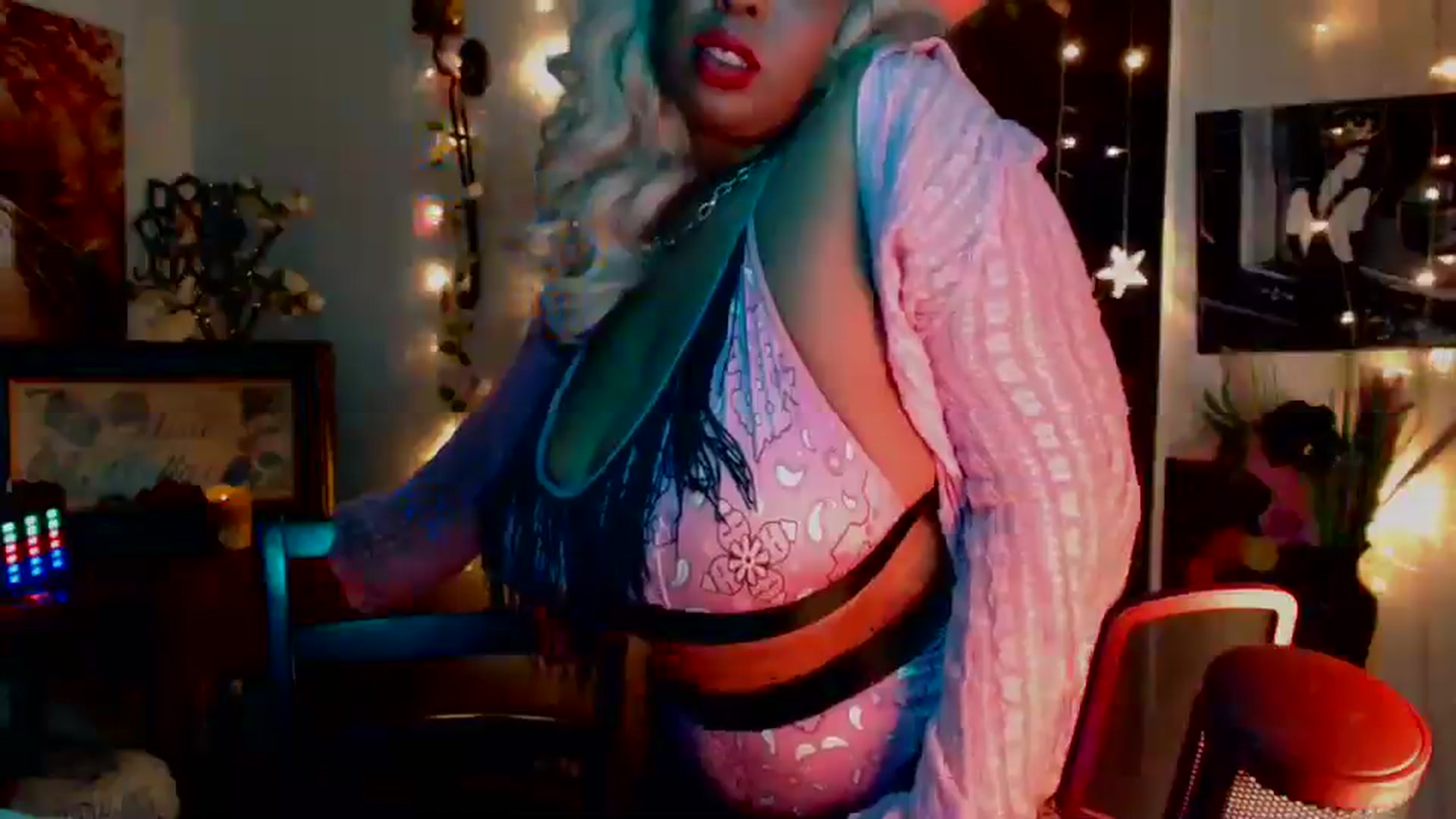 Gallery image thumbnail from MochaMona's myfreecams stream on, 10/31/2024, 10:53 image 15 of 20