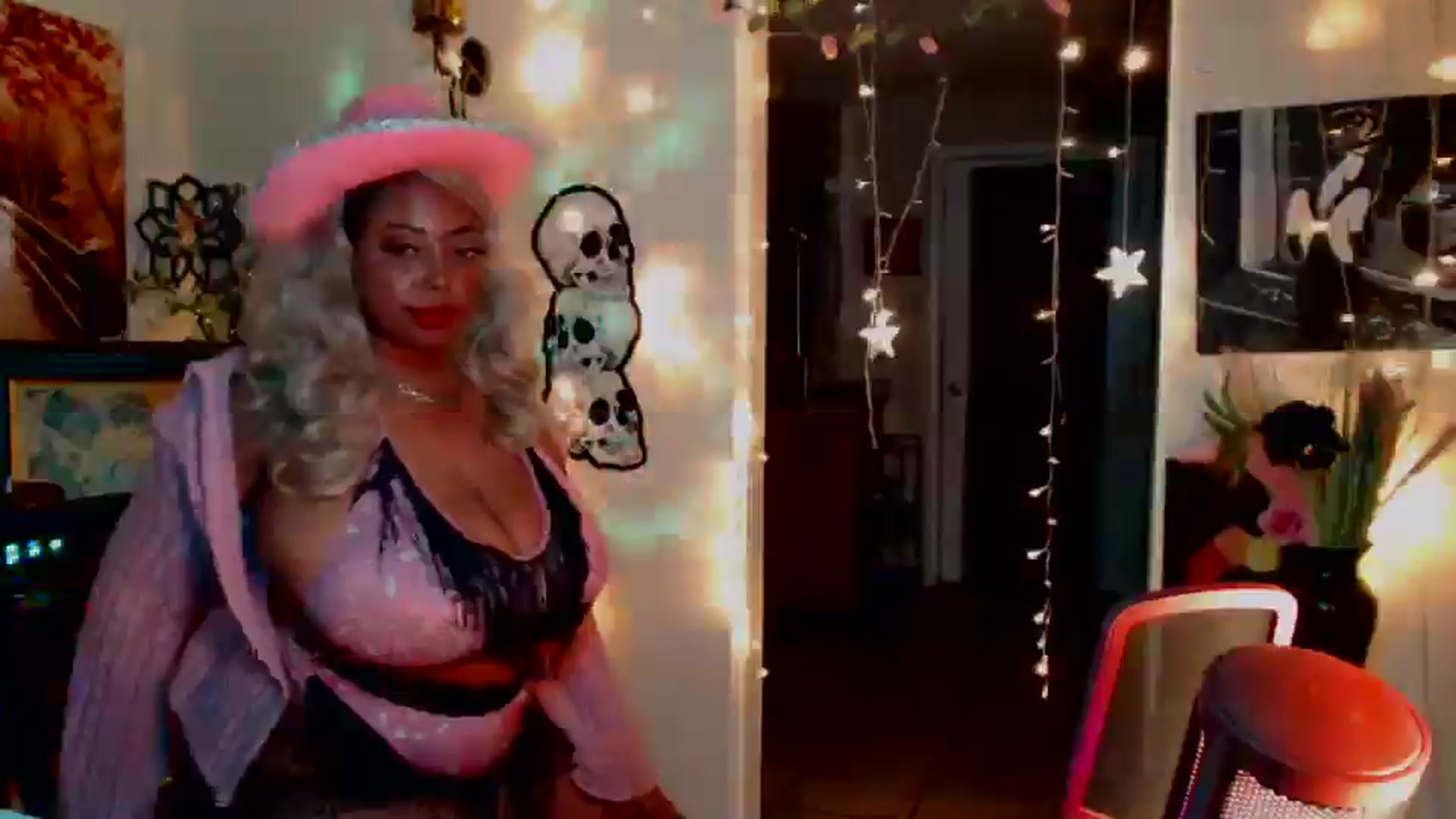 Gallery image thumbnail from MochaMona's myfreecams stream on, 10/31/2024, 10:53 image 13 of 20