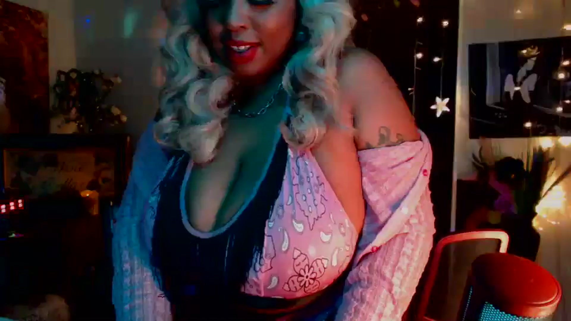 Gallery image thumbnail from MochaMona's myfreecams stream on, 10/31/2024, 10:53 image 19 of 20