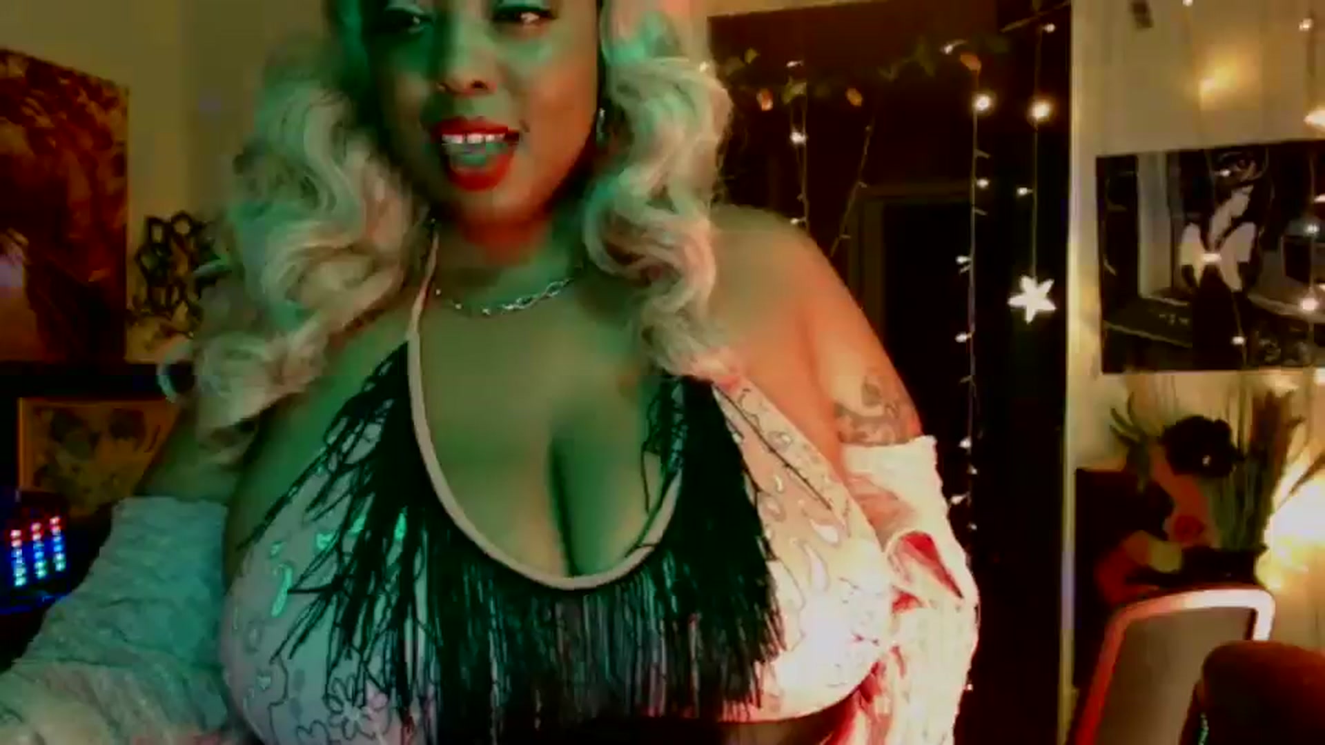 Gallery image thumbnail from MochaMona's myfreecams stream on, 10/31/2024, 11:16 image 8 of 20