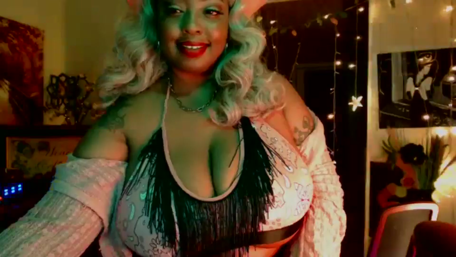 Gallery image thumbnail from MochaMona's myfreecams stream on, 10/31/2024, 11:16 image 5 of 20