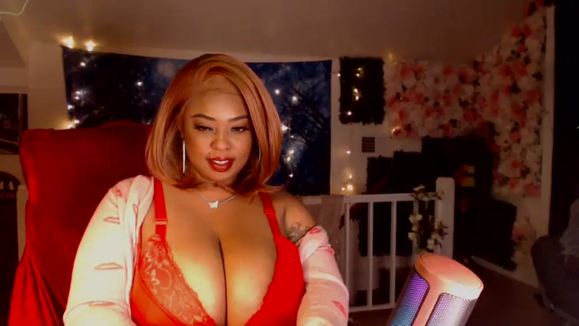 Gallery image thumbnail from MochaMona's myfreecams stream on, 03/14/2025, 10:32 image 17 of 20