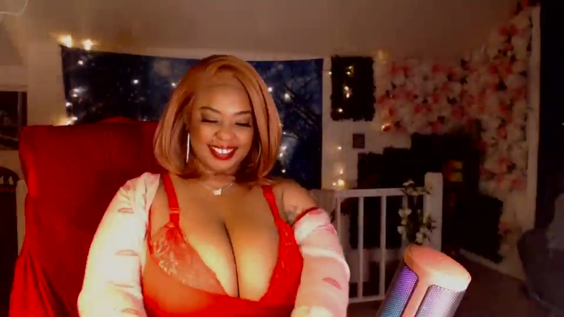 Gallery image thumbnail from MochaMona's myfreecams stream on, 03/14/2025, 10:32 image 18 of 20