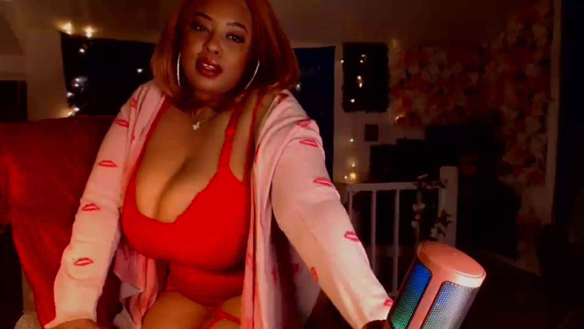 Gallery image thumbnail from MochaMona's myfreecams stream on, 03/14/2025, 10:32 image 6 of 20