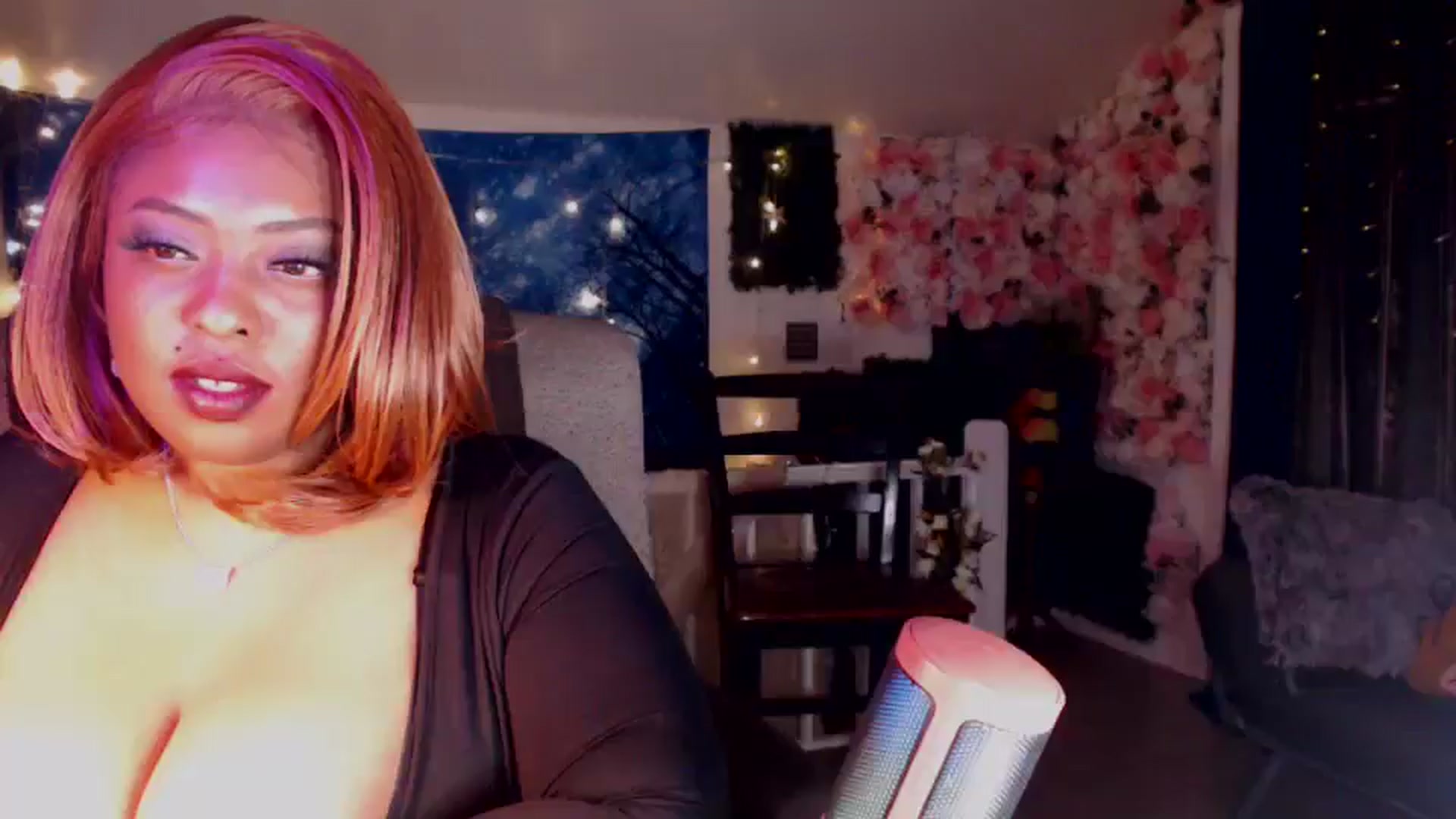 Gallery image thumbnail from MochaMona's myfreecams stream on, 03/15/2025, 11:55 image 15 of 20