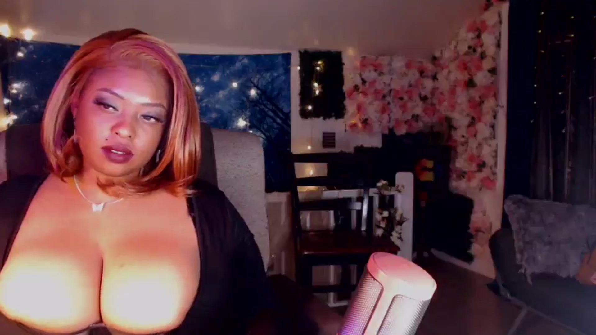 Gallery image thumbnail from MochaMona's myfreecams stream on, 03/15/2025, 11:55 image 9 of 20