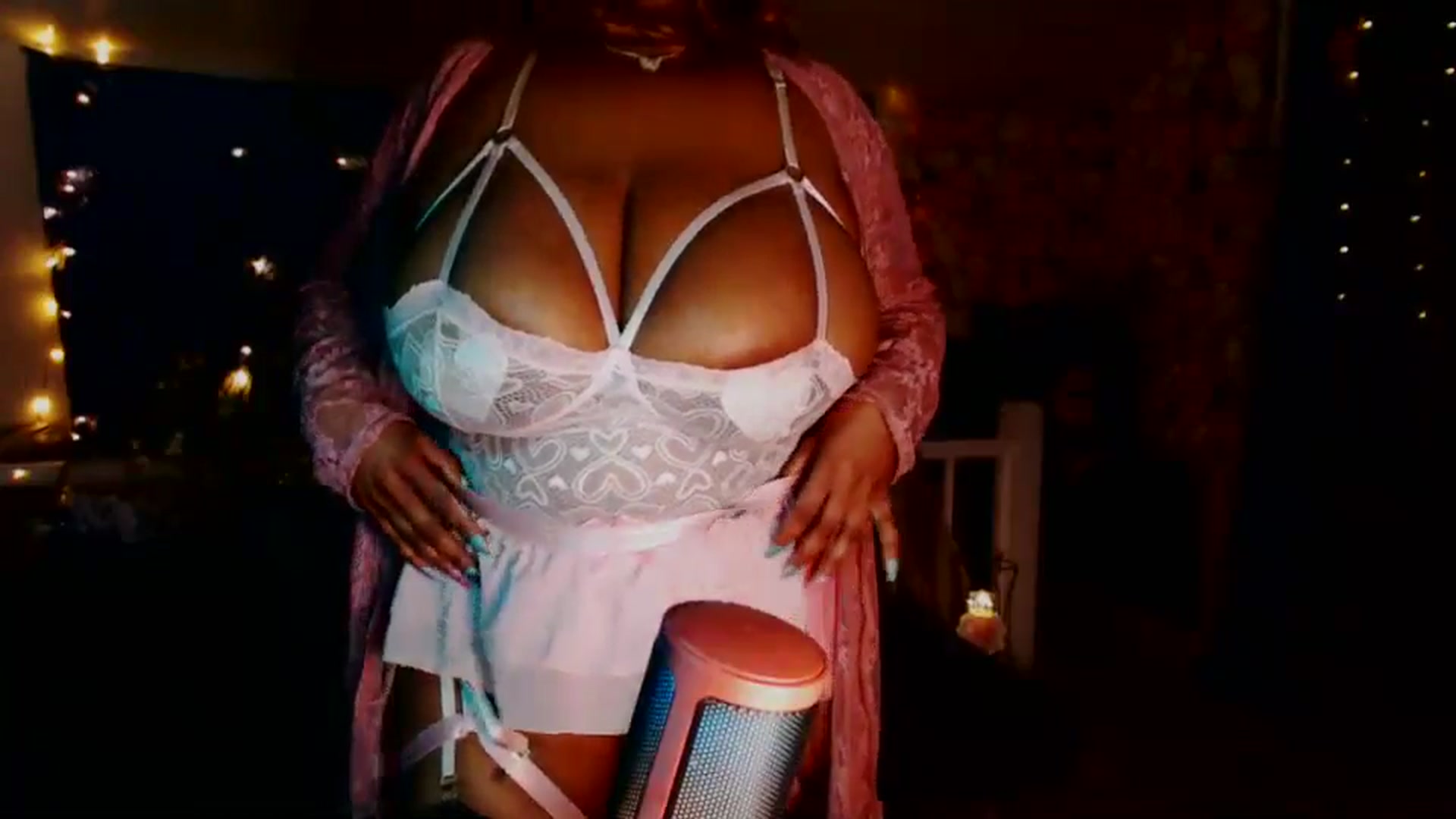 Gallery image thumbnail from MochaMona's myfreecams stream on, 03/17/2025, 09:09 image 2 of 20