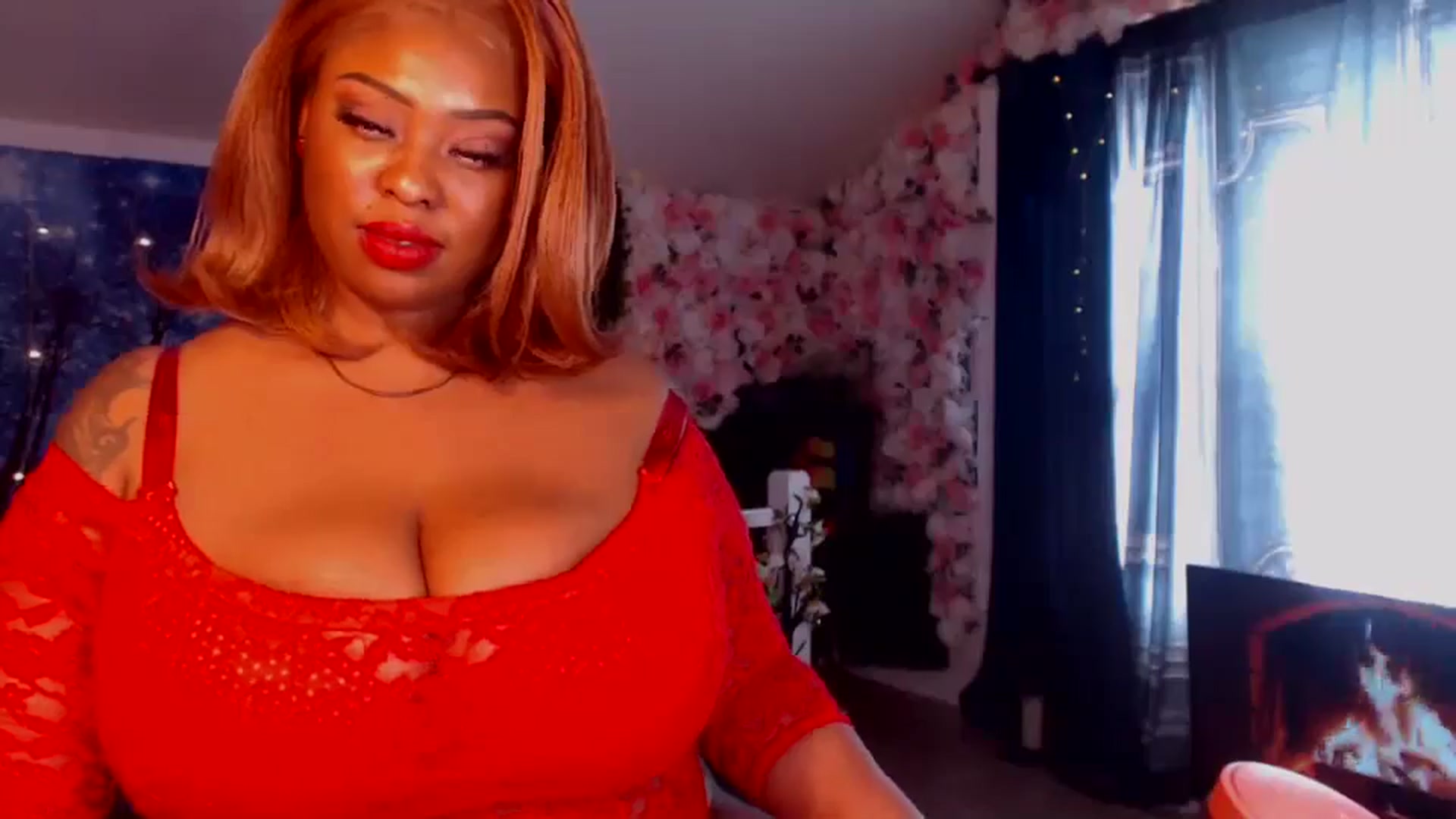 Gallery image thumbnail from MochaMona's myfreecams stream on, 03/22/2025, 15:37 image 8 of 20