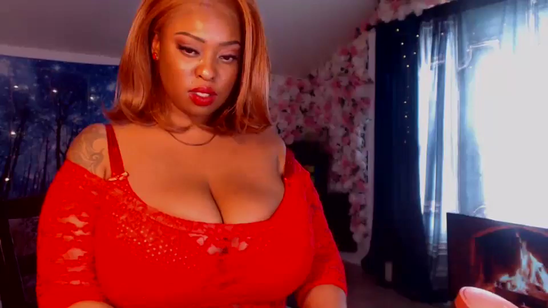 Gallery image thumbnail from MochaMona's myfreecams stream on, 03/22/2025, 15:37 image 9 of 20