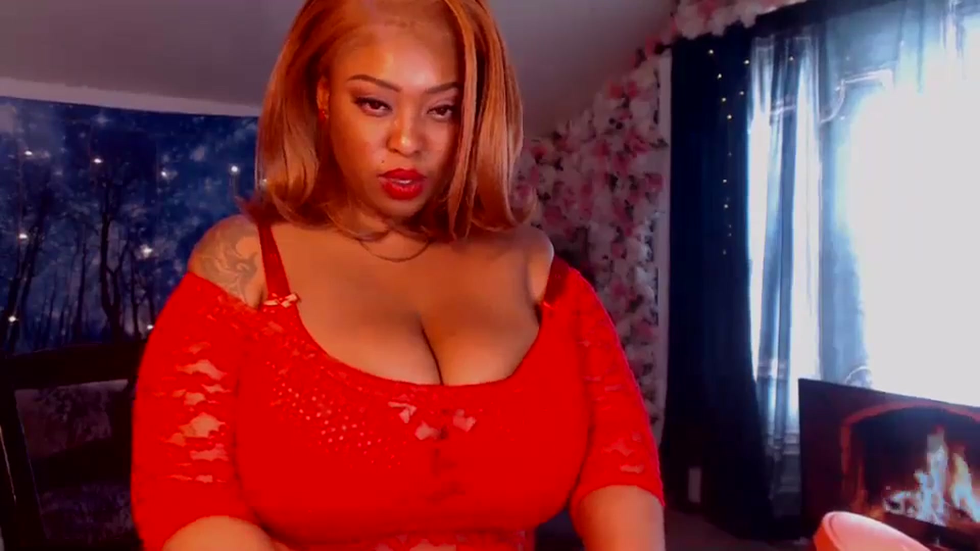 Gallery image thumbnail from MochaMona's myfreecams stream on, 03/22/2025, 15:37 image 11 of 20