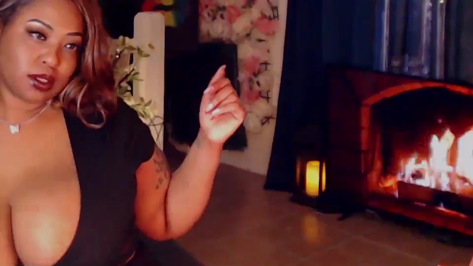 Gallery image thumbnail from MochaMona's myfreecams stream on, 04/14/2025, 11:25 image 20 of 20