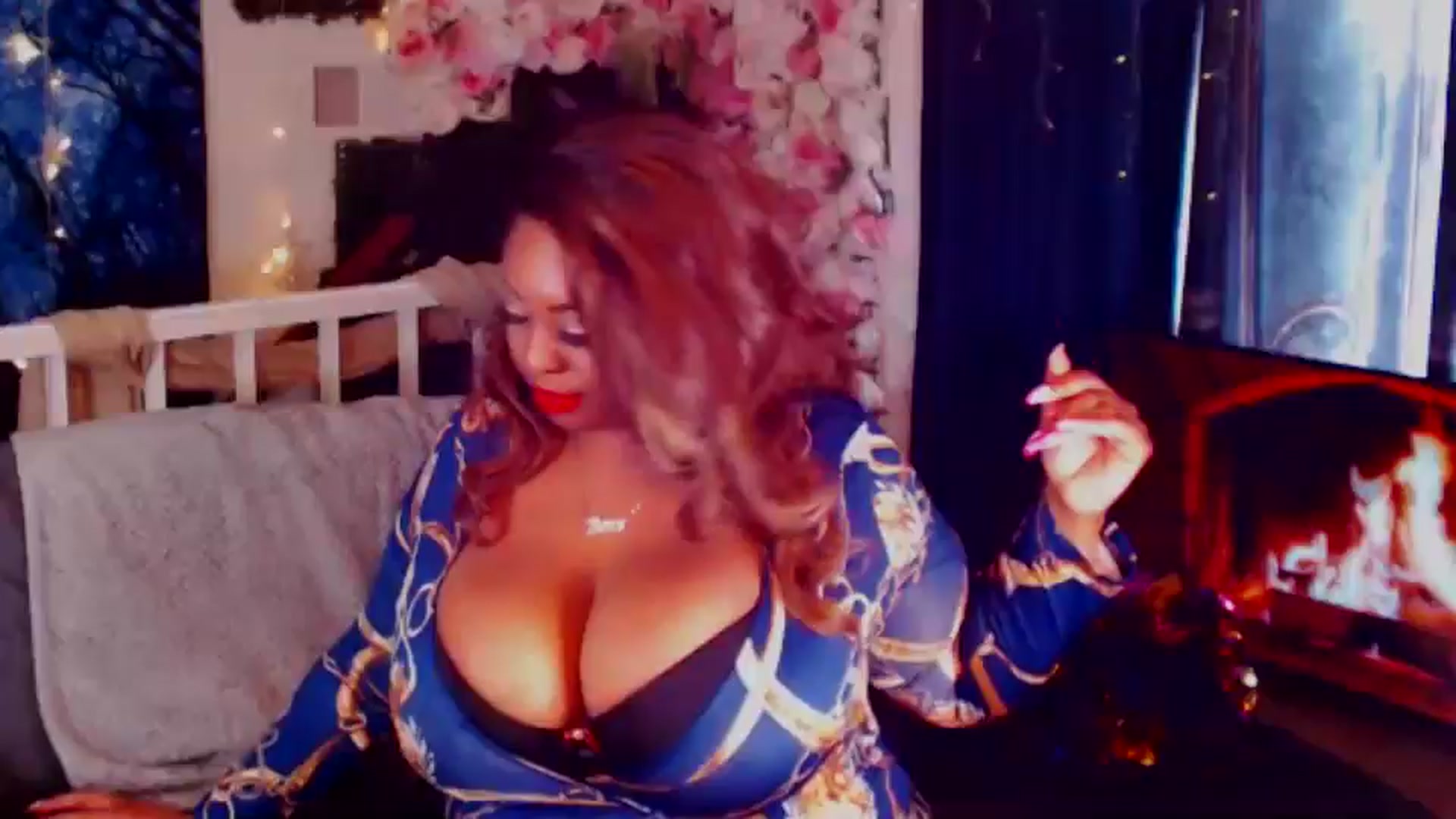 Gallery image thumbnail from MochaMona's myfreecams stream on, 04/19/2025, 15:30 image 8 of 20