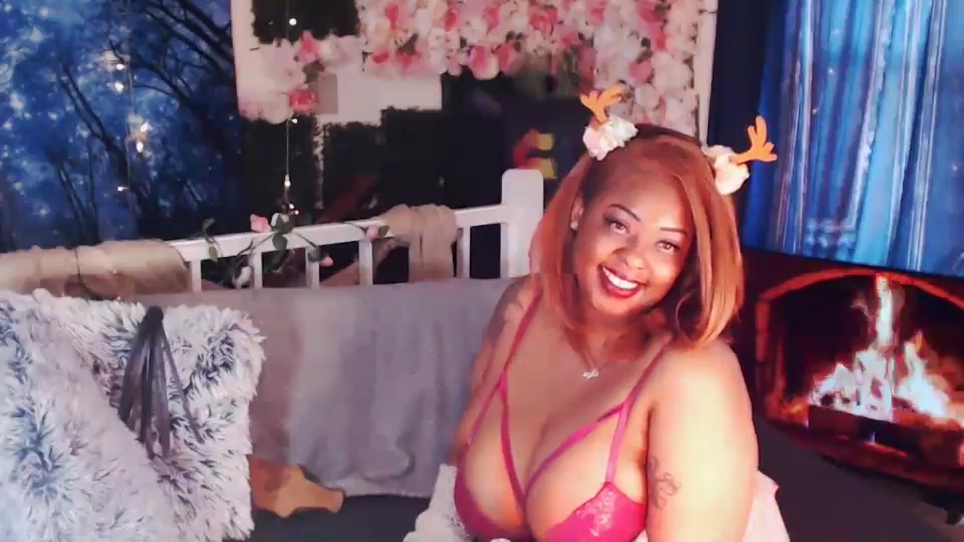 Gallery image thumbnail from MochaMona's myfreecams stream on, 05/08/2025, 17:23 image 2 of 20
