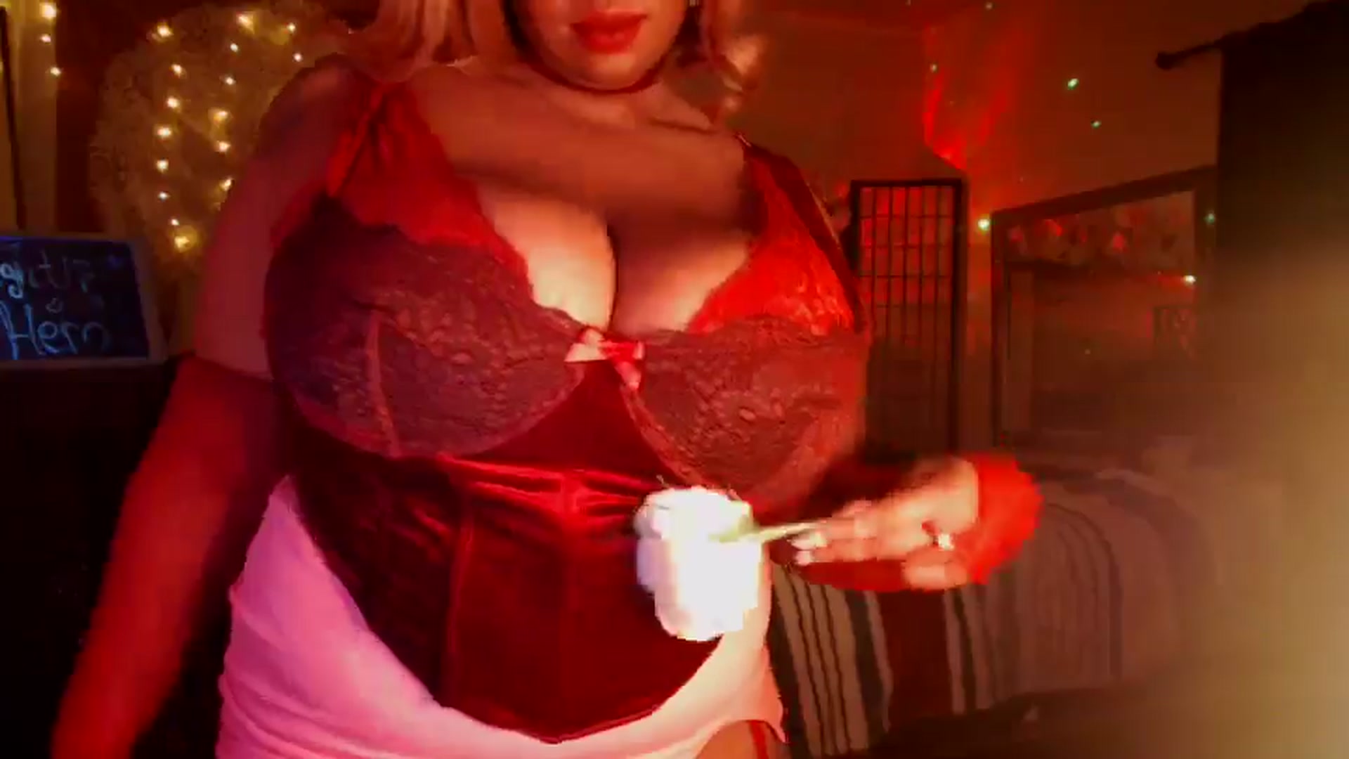 Gallery image thumbnail from MochaMona's myfreecams stream on, 07/31/2025, 10:43 image 14 of 20