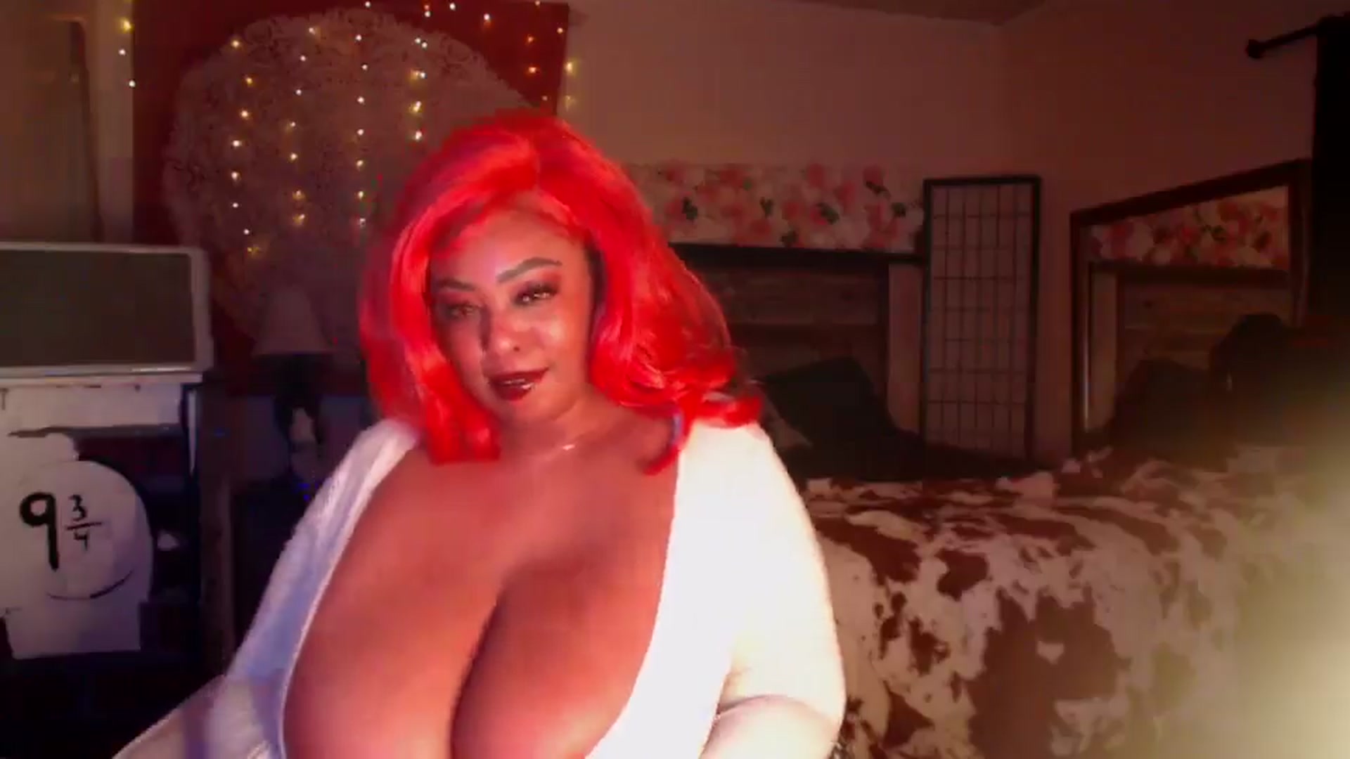 Gallery image thumbnail from MochaMona's myfreecams stream on, 08/08/2025, 10:55 image 9 of 20