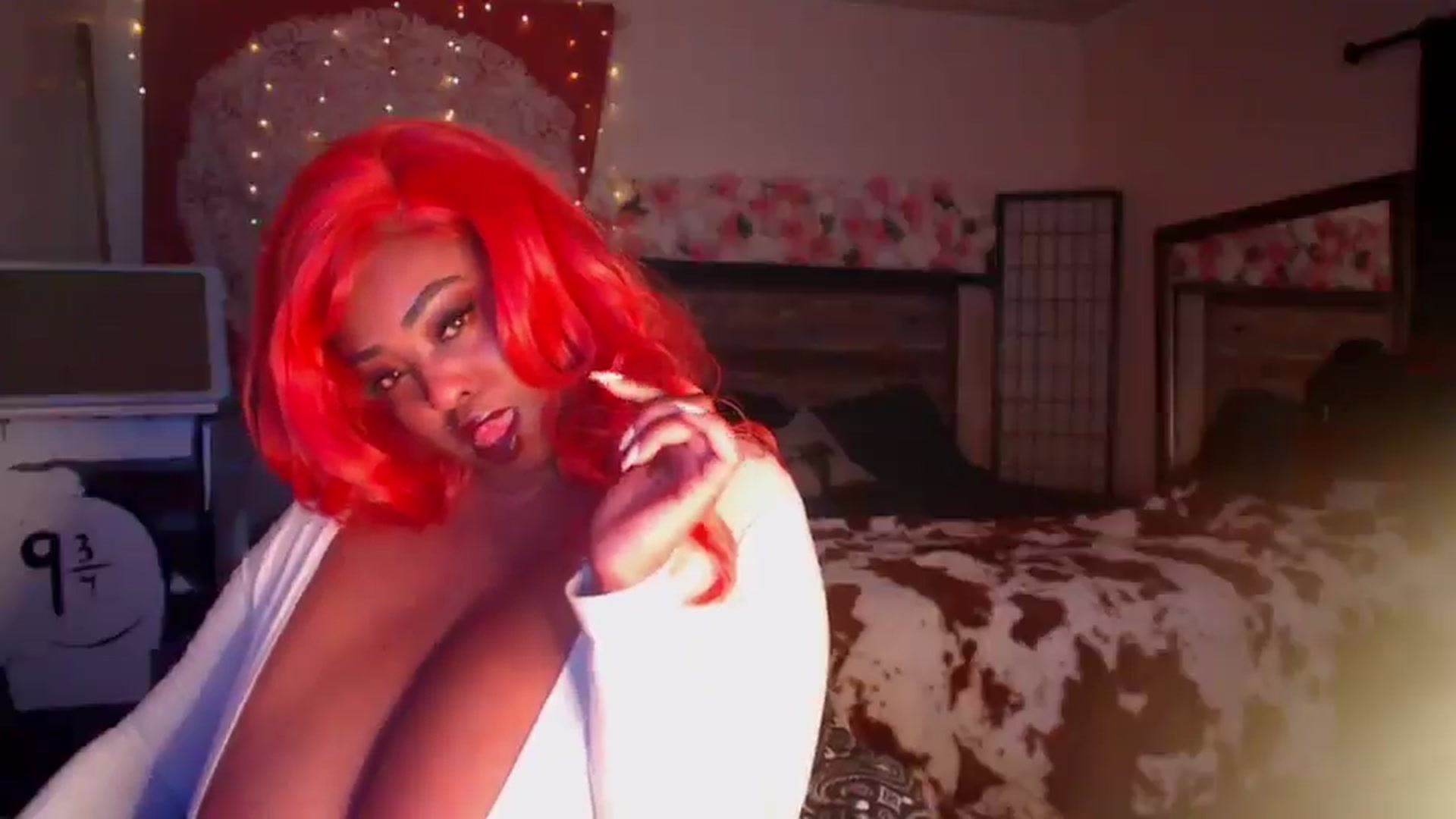 Gallery image thumbnail from MochaMona's myfreecams stream on, 08/08/2025, 10:55 image 11 of 20