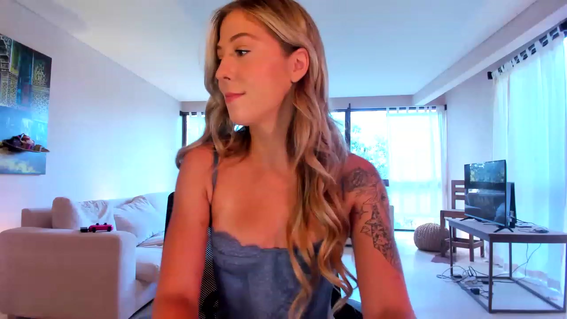 Gallery image thumbnail from Mochi's myfreecams stream on, 03/16/2023, 22:34 image 11 of 20