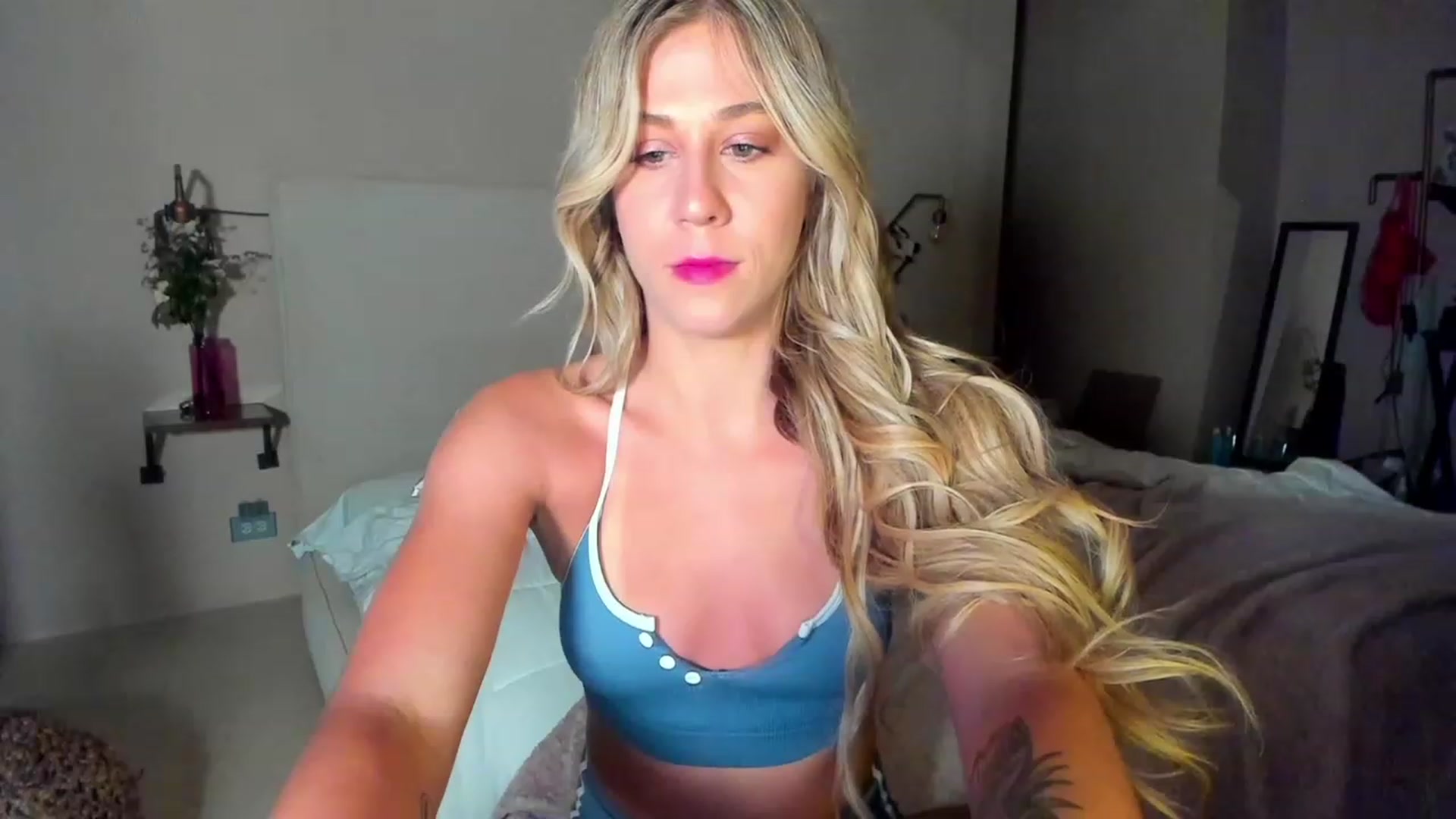 Gallery image thumbnail from Mochi's myfreecams stream on, 04/25/2023, 05:32 image 14 of 20