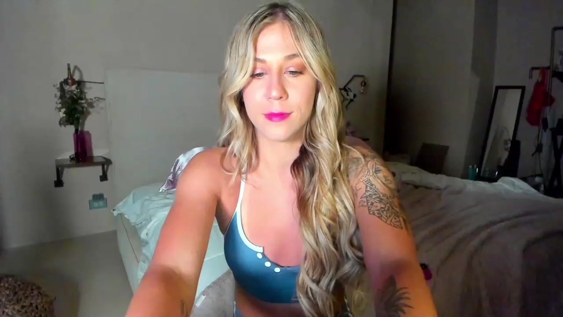 Gallery image thumbnail from Mochi's myfreecams stream on, 04/25/2023, 05:32 image 15 of 20