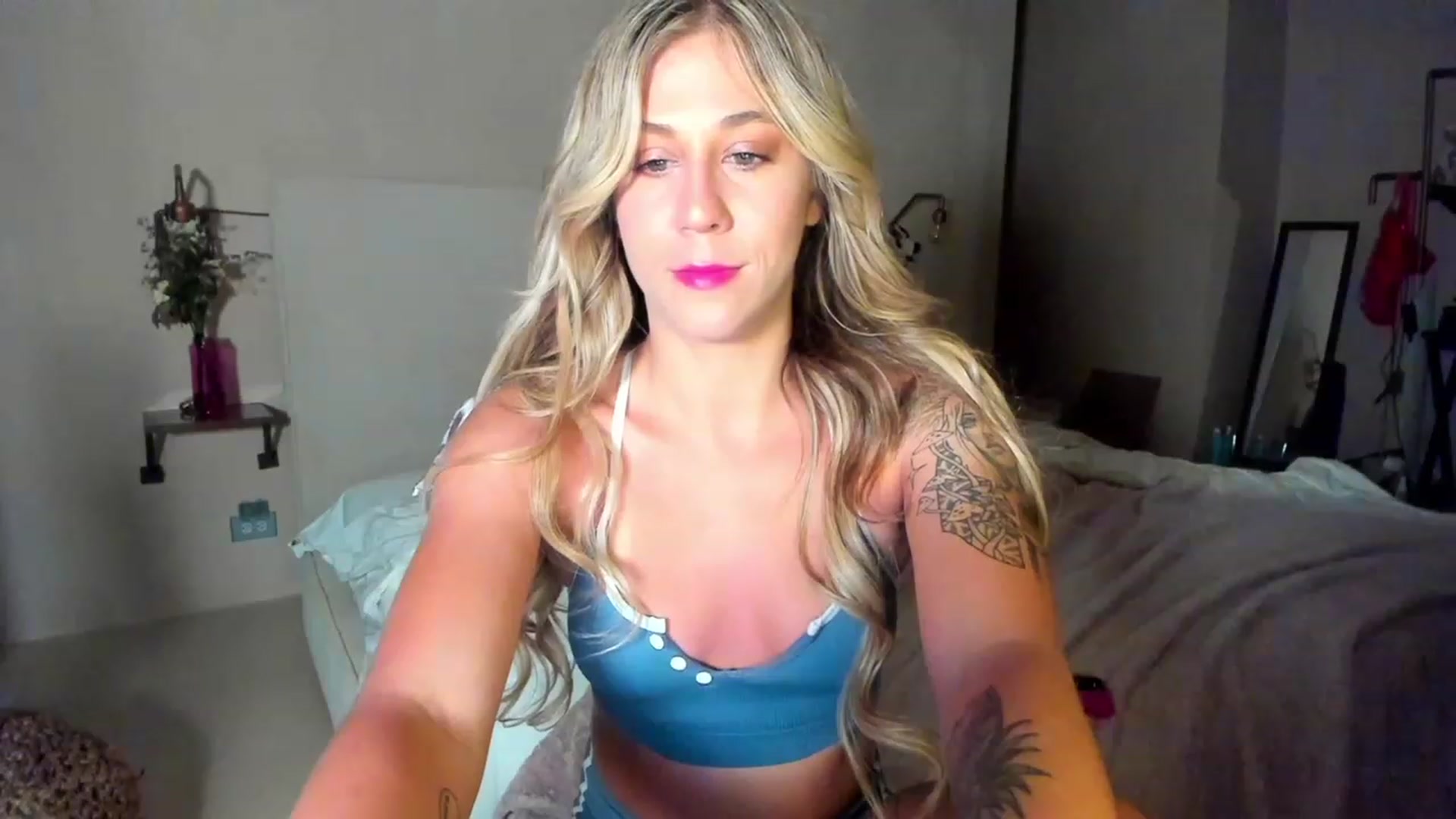 Gallery image thumbnail from Mochi's myfreecams stream on, 04/25/2023, 05:32 image 12 of 20