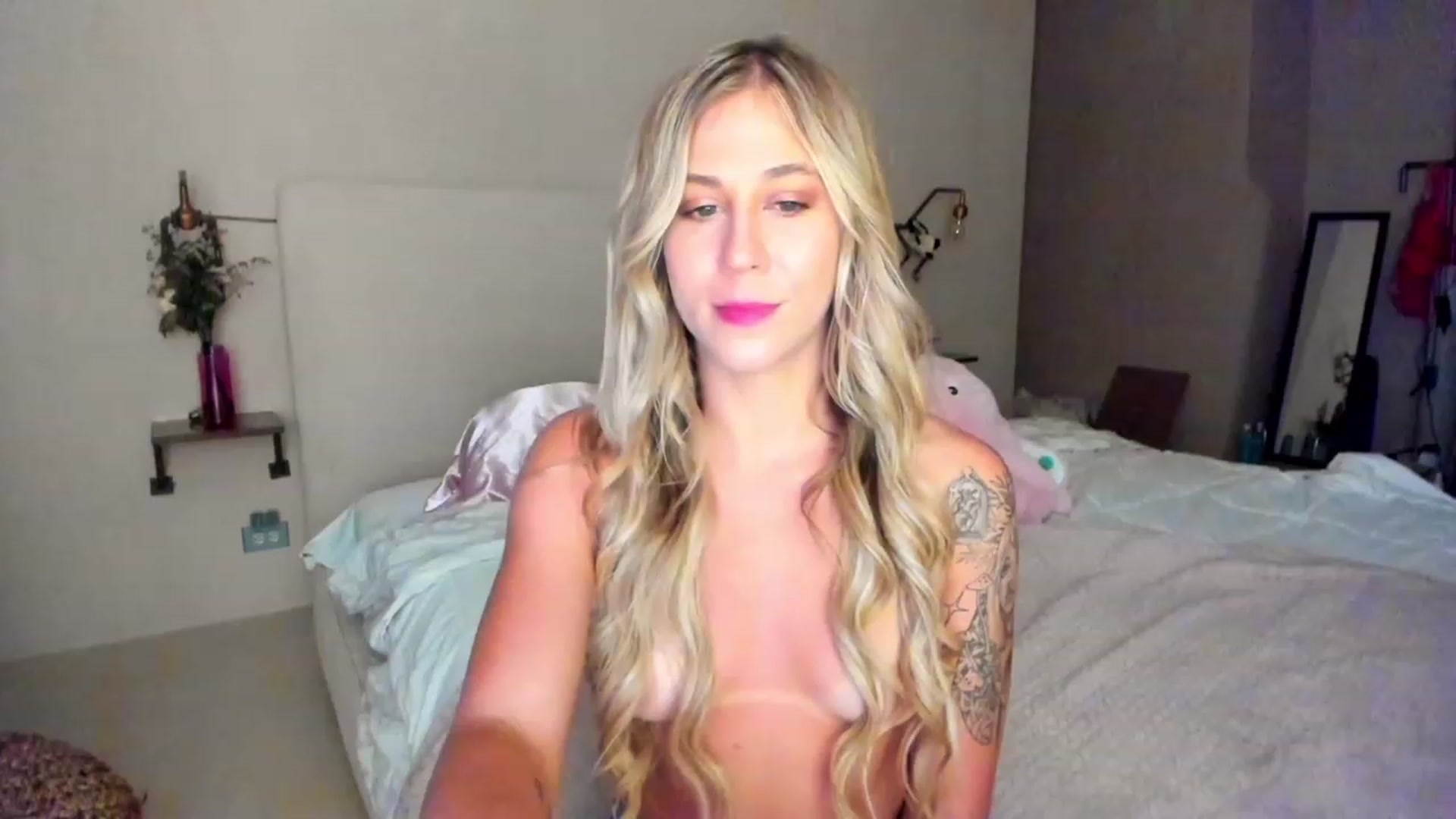Gallery image thumbnail from Mochi's myfreecams stream on, 04/25/2023, 06:51 image 2 of 20
