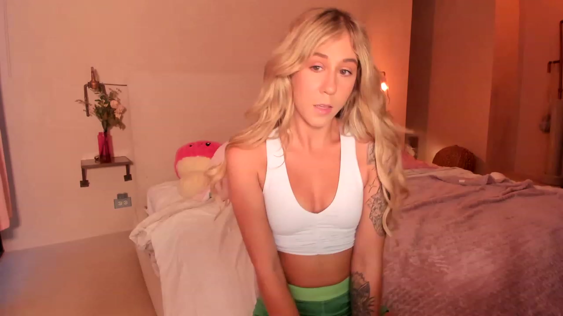 Gallery image thumbnail from Mochi's myfreecams stream on, 04/30/2023, 02:29 image 1 of 20